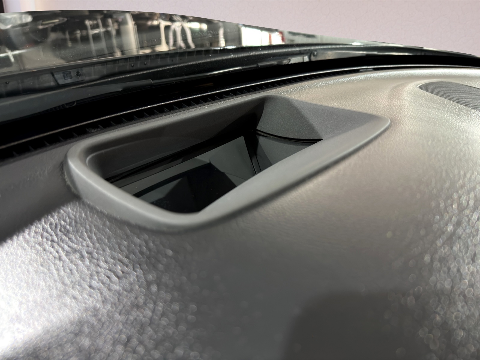 MERCEDES-BENZ C 200 Swiss Star AMG Line 4Matic 9G-Tronic-image-10