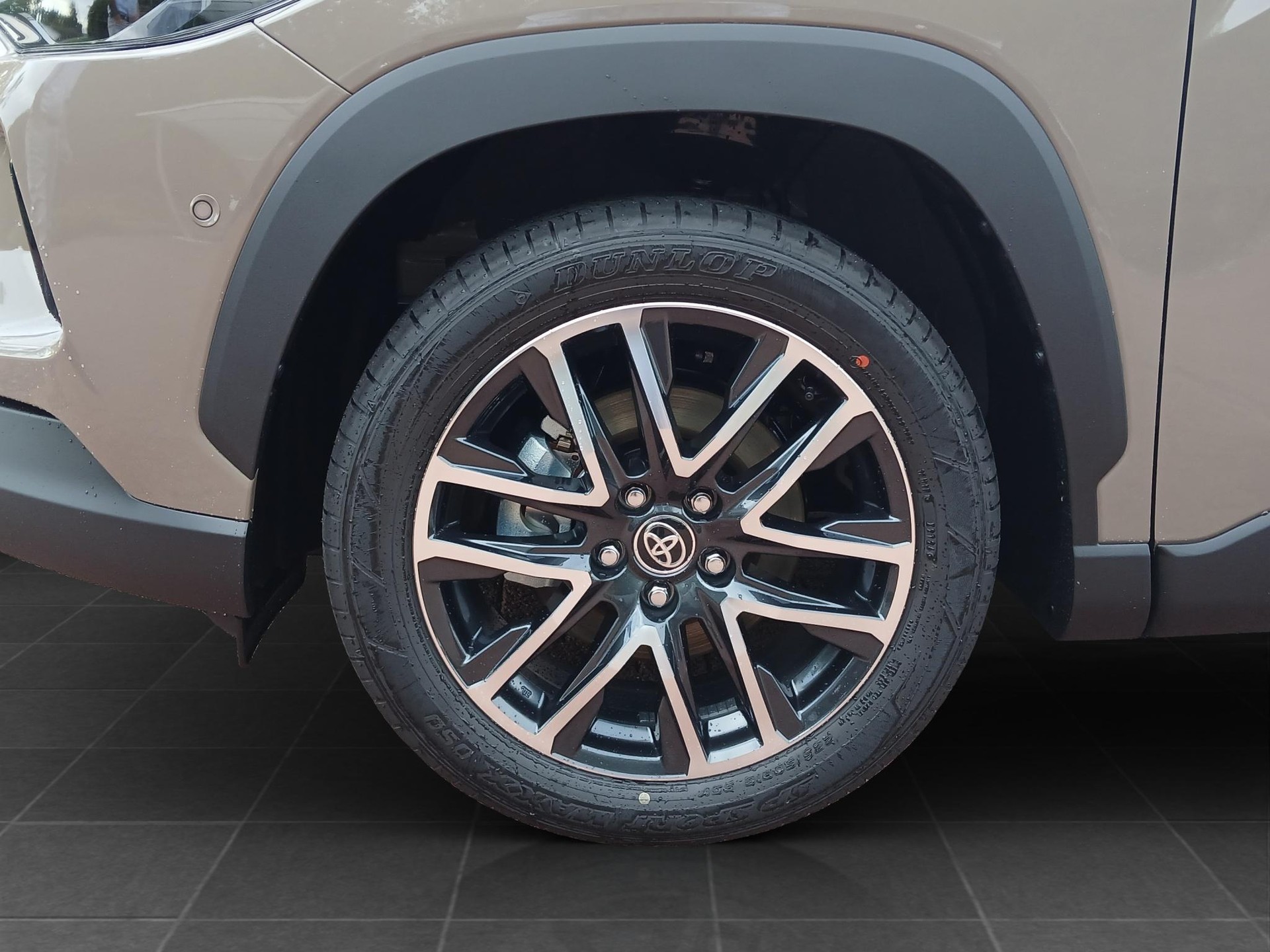 TOYOTA Corolla Cross 2.0 HSD Premium AWD-i-image-14