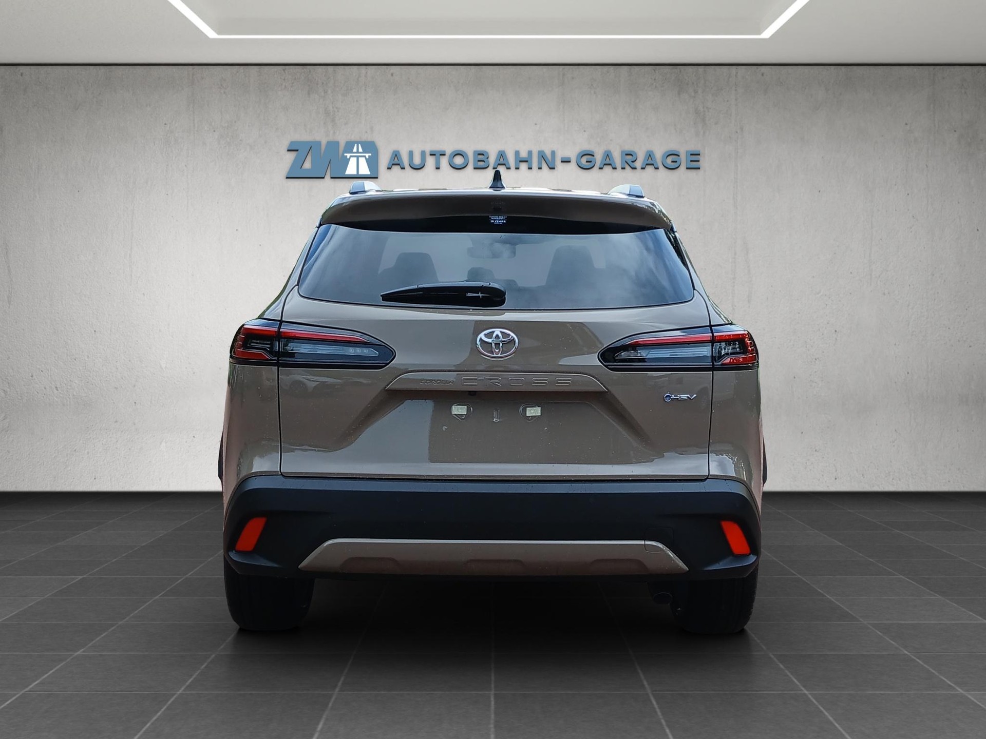TOYOTA Corolla Cross 2.0 HSD Premium AWD-i-image-3