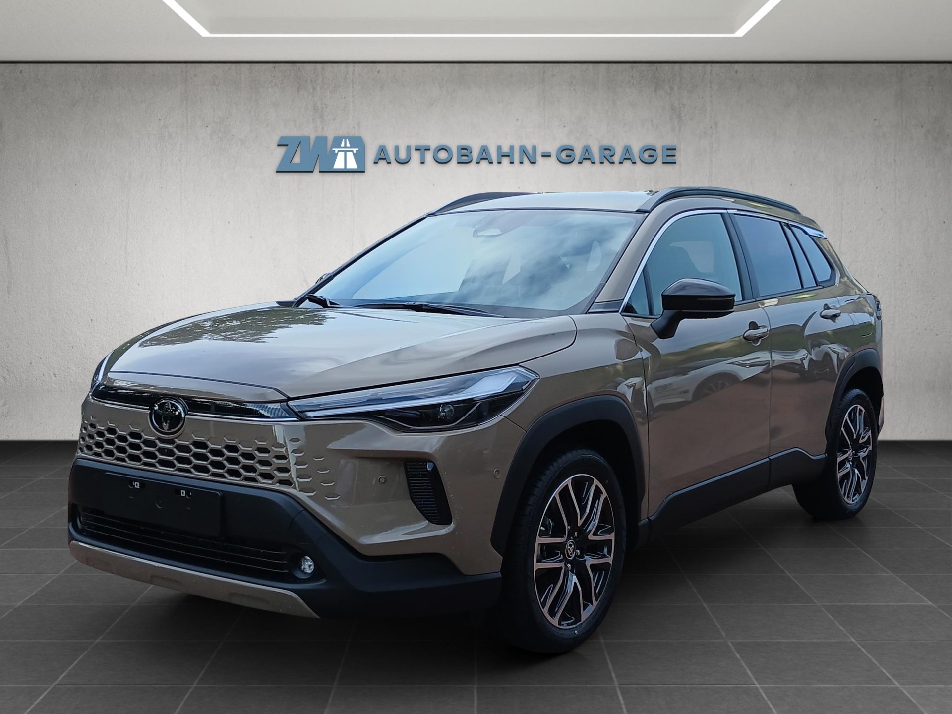 TOYOTA Corolla Cross 2.0 HSD Premium AWD-i-image-0