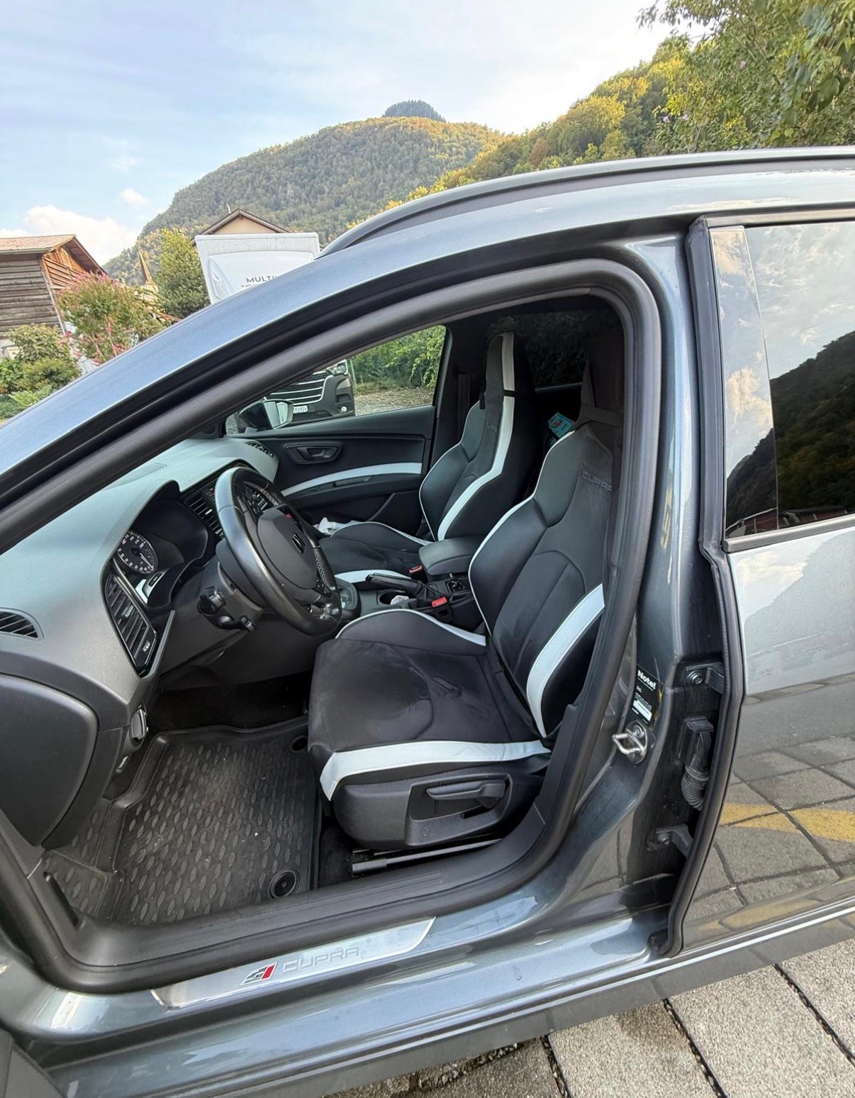 SEAT Leon ST 2.0 TSI Cupra 280 DSG-image-6