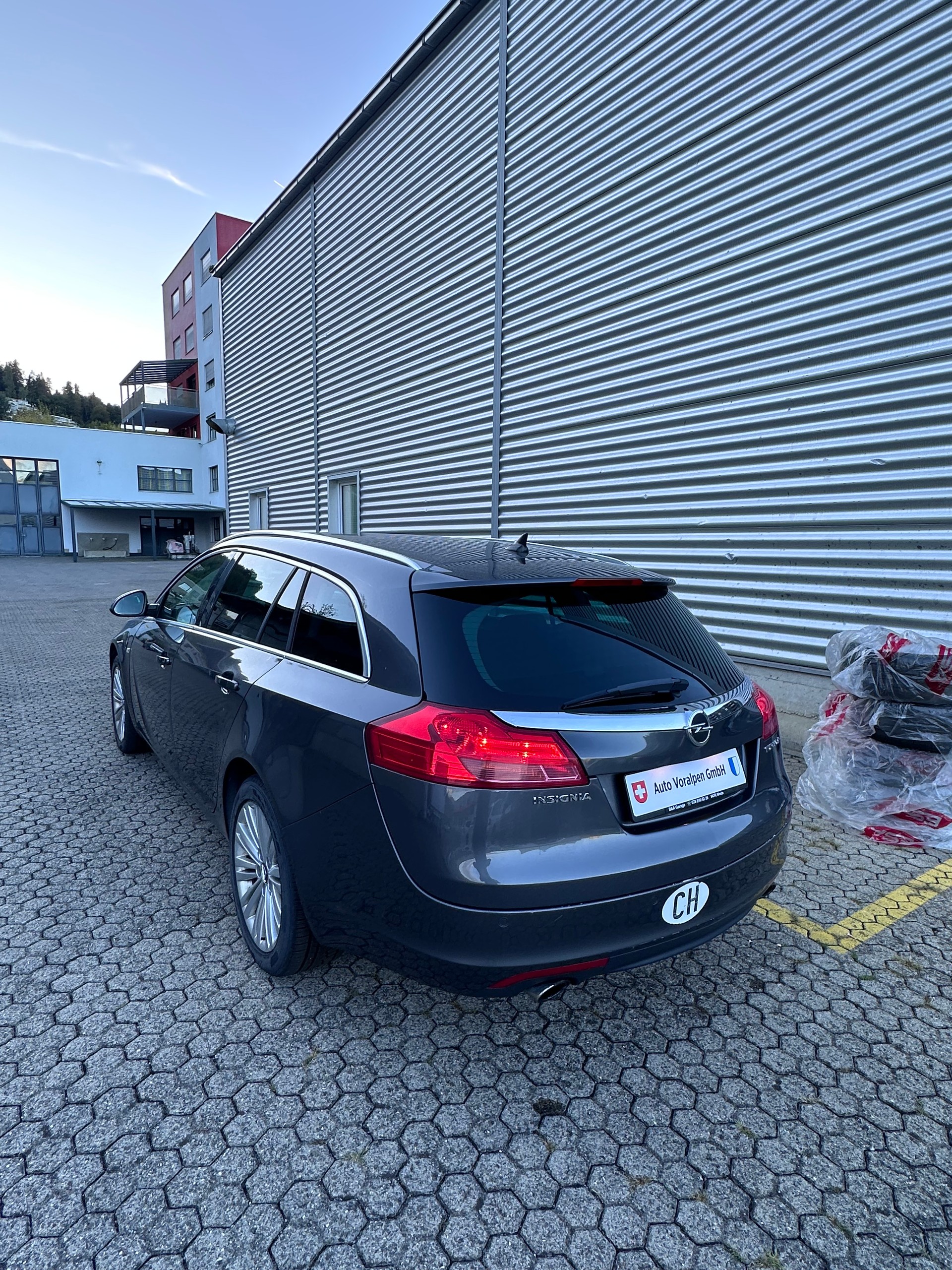 OPEL Insignia ST 2.0 Turbo Sport Edition 4WD Aut. Frisch ab MFK-image-5