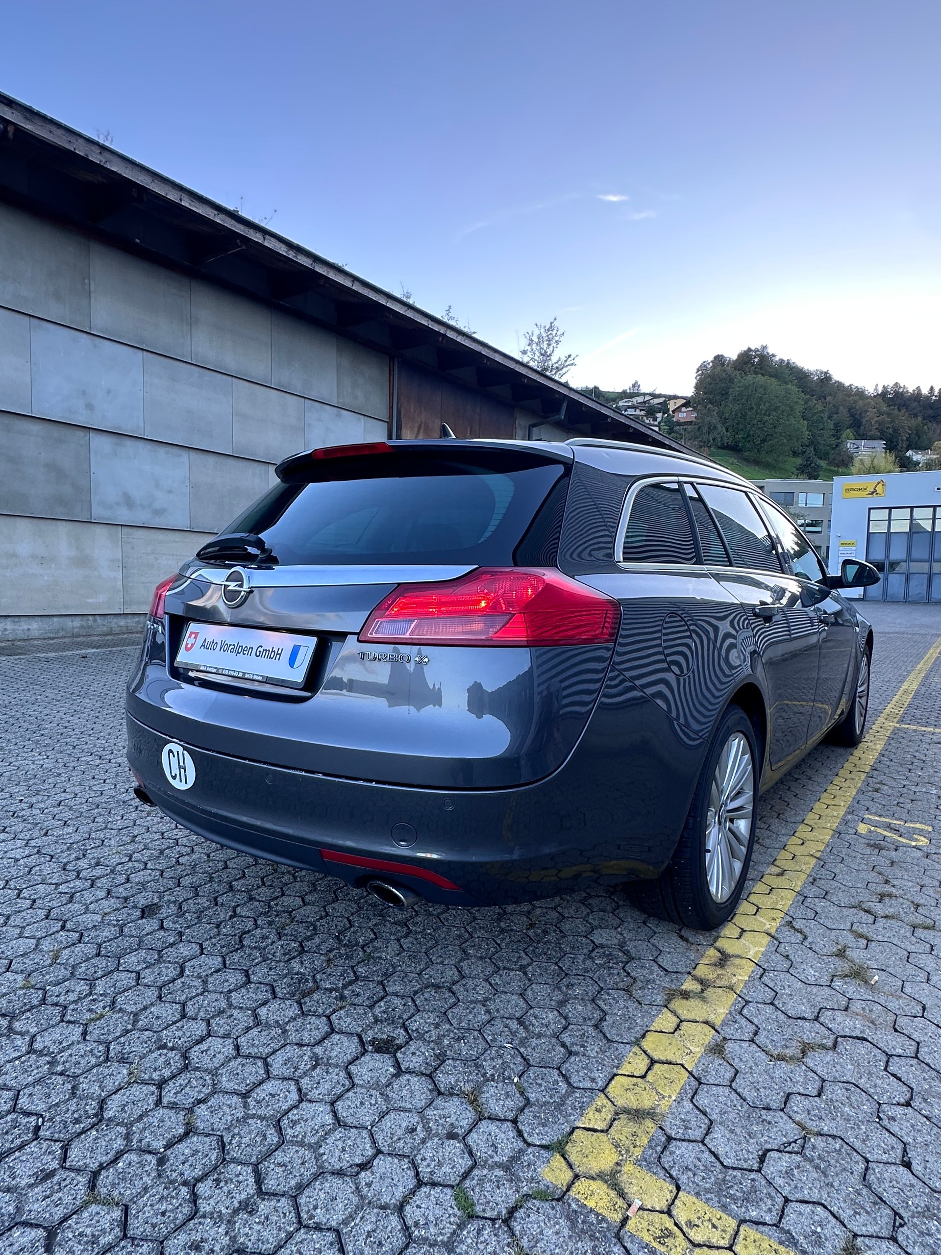 OPEL Insignia ST 2.0 Turbo Sport Edition 4WD Aut. Frisch ab MFK-image-6