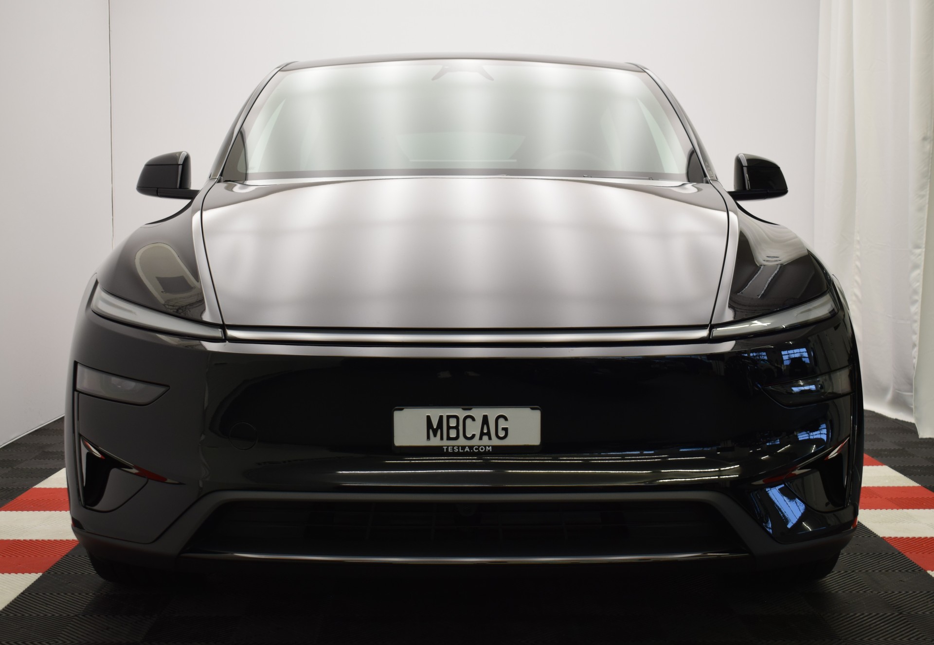 TESLA Model Y Performance AWD 626PS, Neuwagen, CH Typenschein "diamond black"-image-4