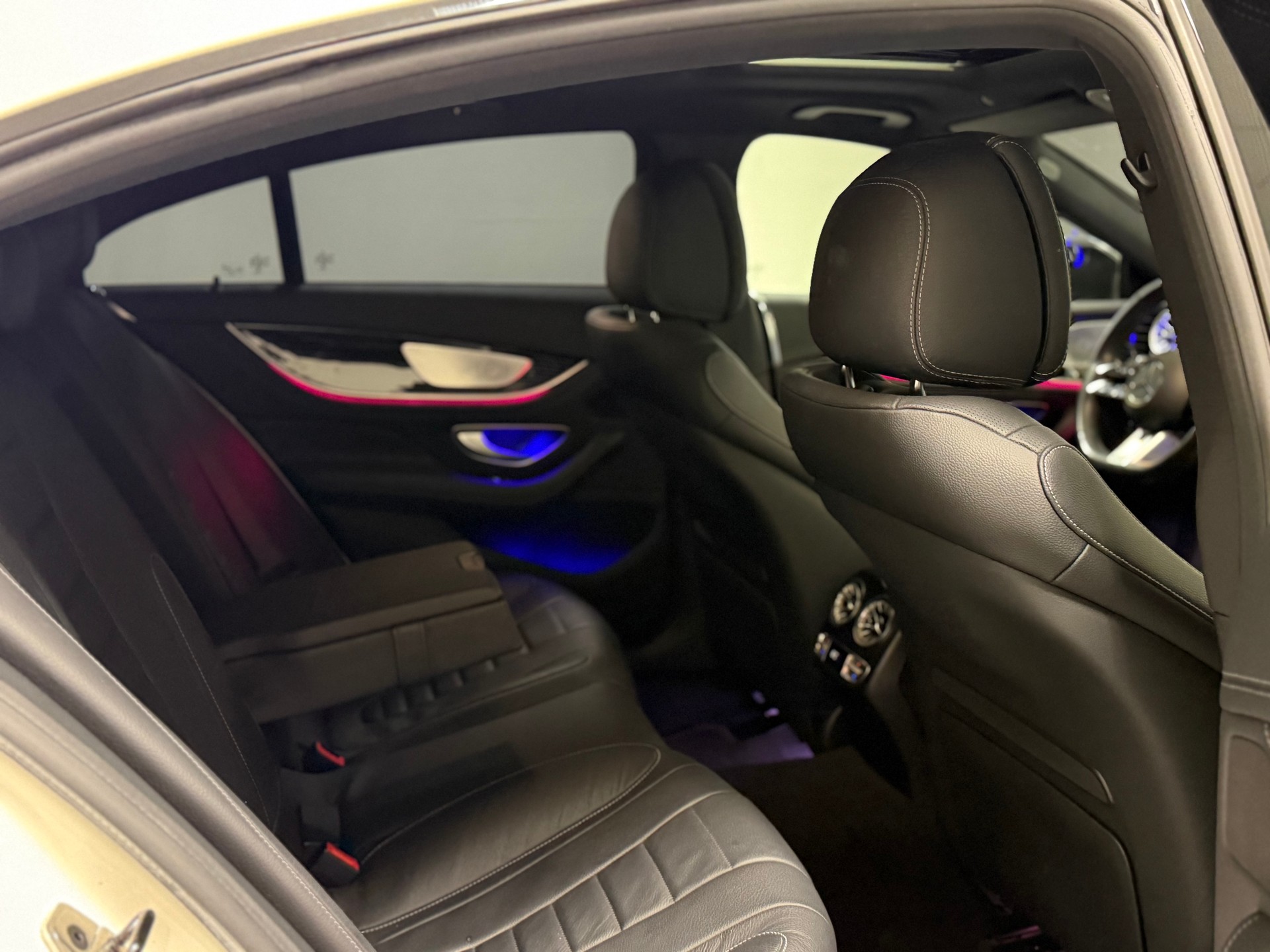 MERCEDES-BENZ CLS 450 4Matic 9G-Tronic-image-21