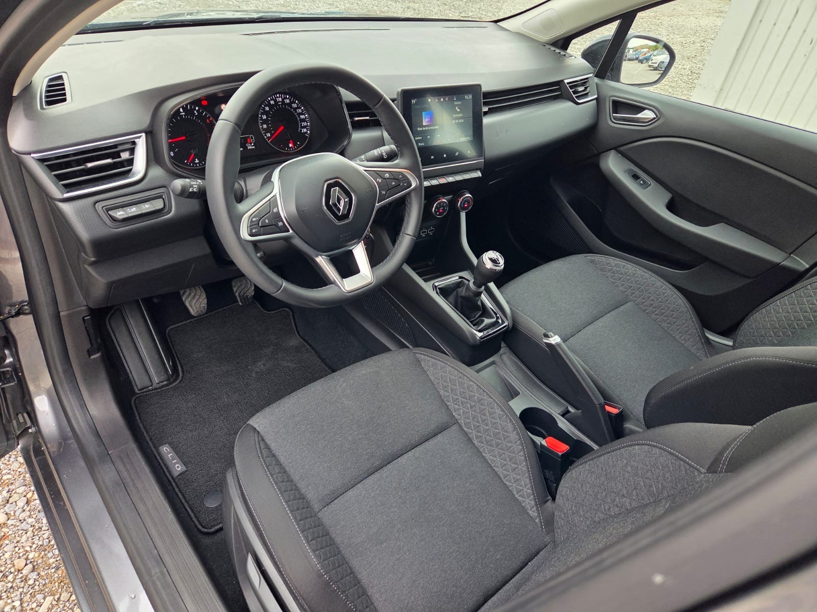 RENAULT Clio 1.0 Equilibre-image-7