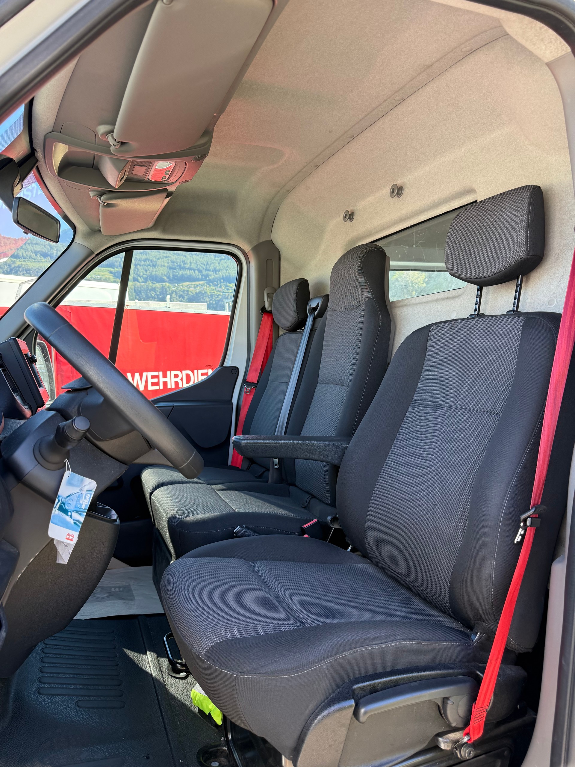 RENAULT Master T35 2.3 Blue dCi 150 L2H2-image-14