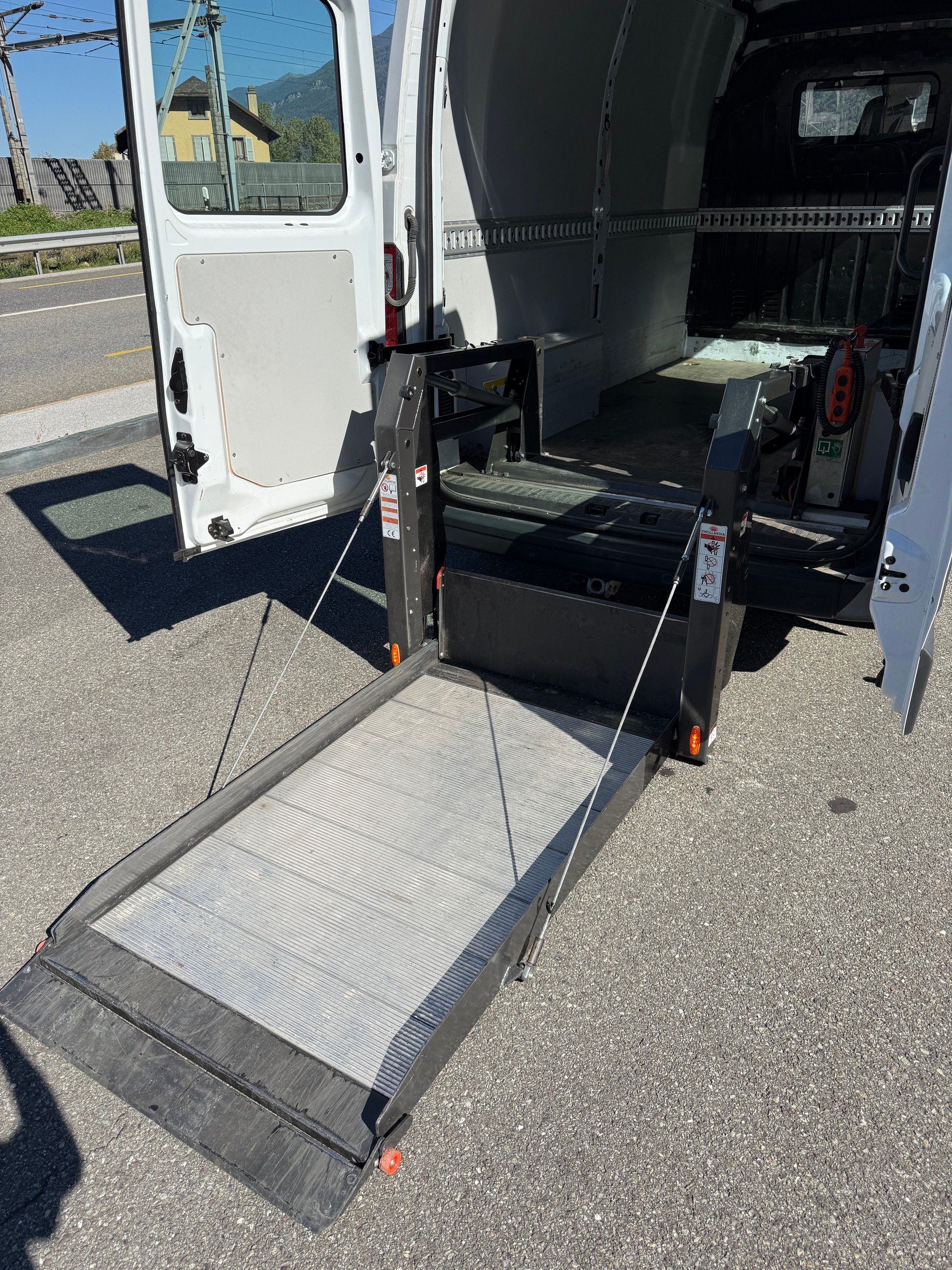 RENAULT Master T35 2.3 Blue dCi 150 L2H2-image-8