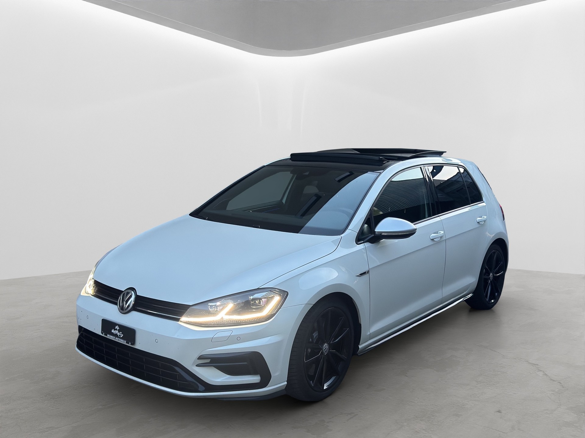 VW Golf 2.0 TSI R 4Motion DSG-image-2