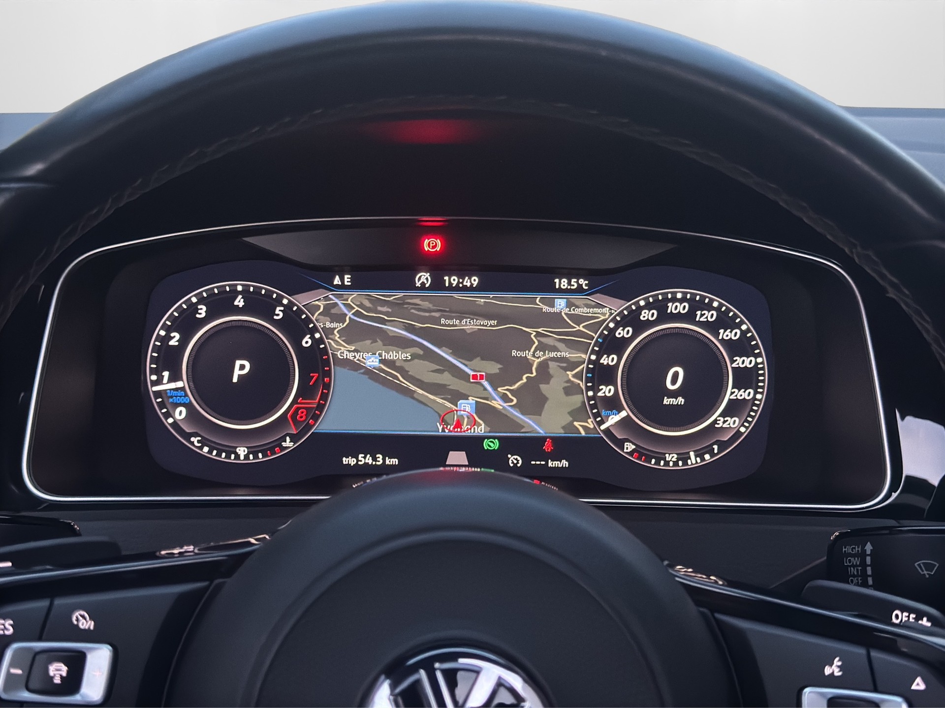 VW Golf 2.0 TSI R 4Motion DSG-image-10
