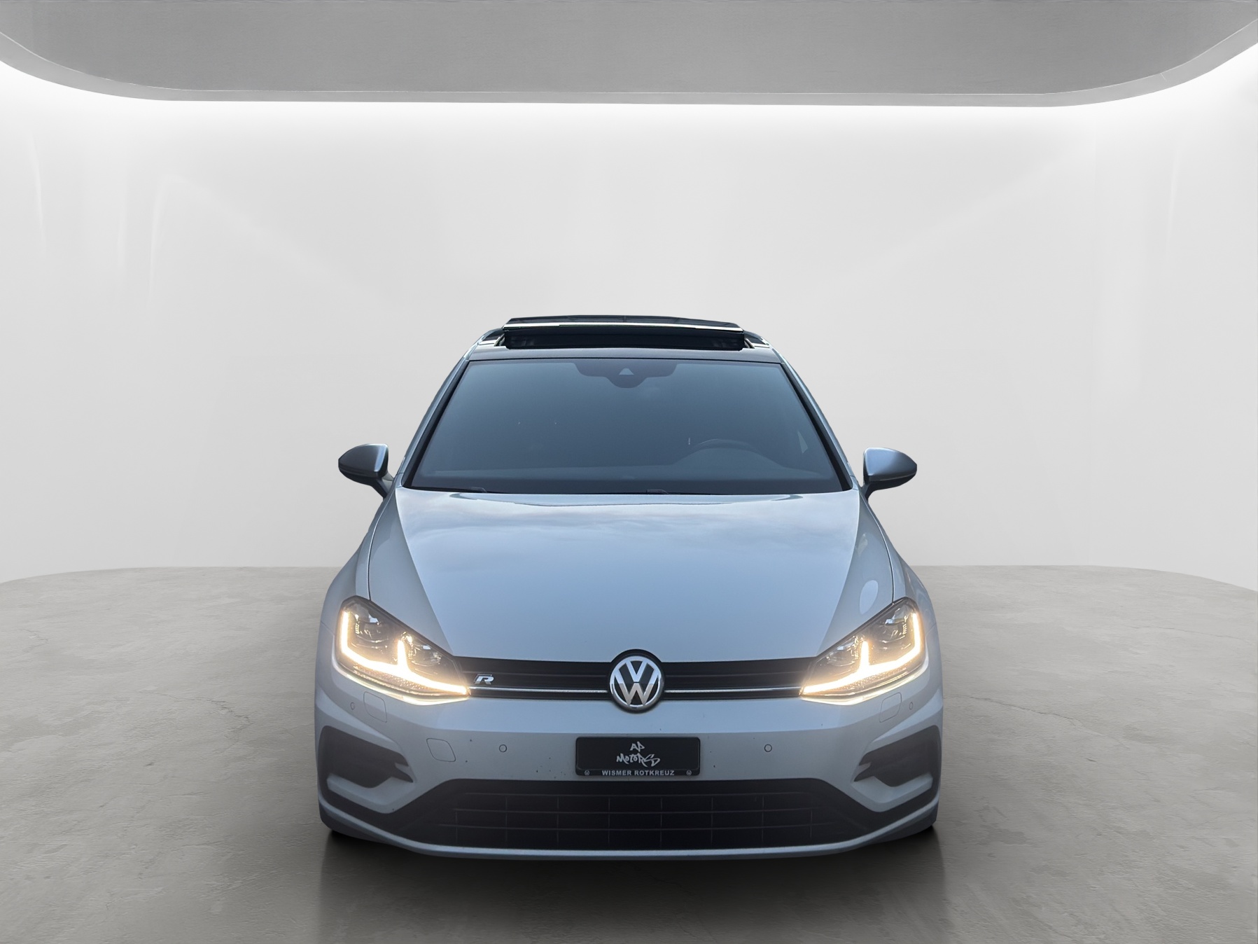 VW Golf 2.0 TSI R 4Motion DSG-image-4