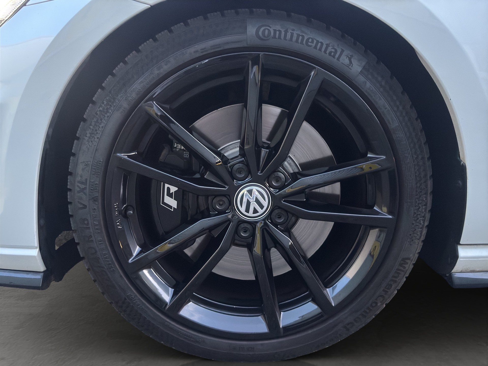 VW Golf 2.0 TSI R 4Motion DSG-image-24