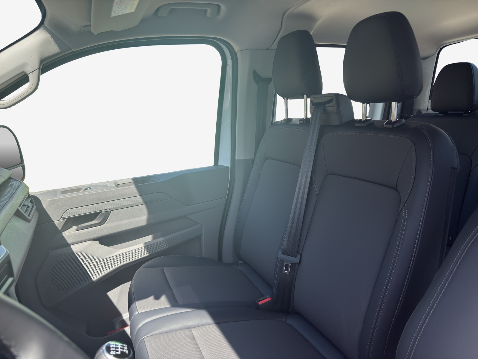 VW Transporter 2.0 TDI-image-15