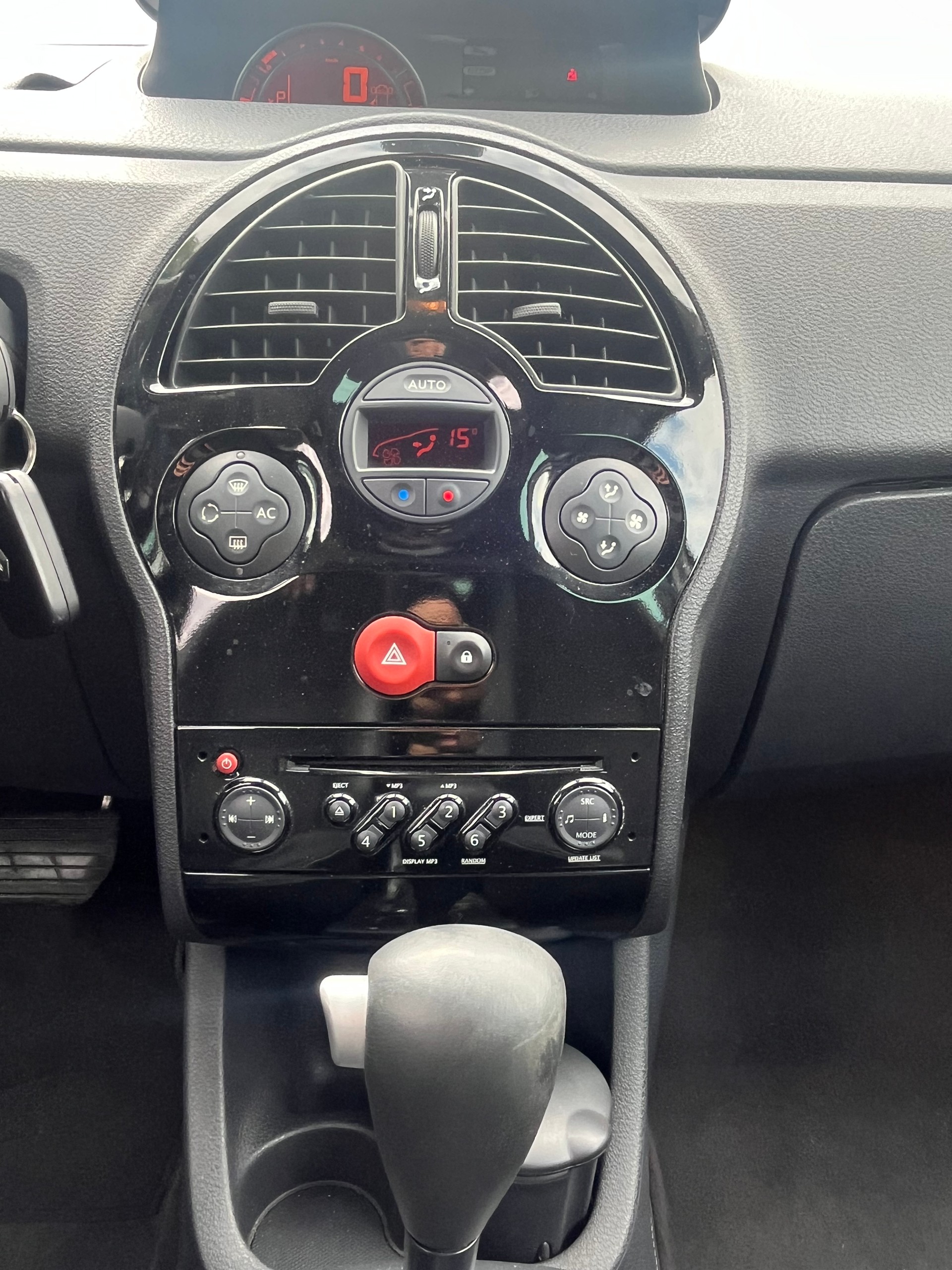 RENAULT Modus 1.6 16V Night&Day Automatic-image-15