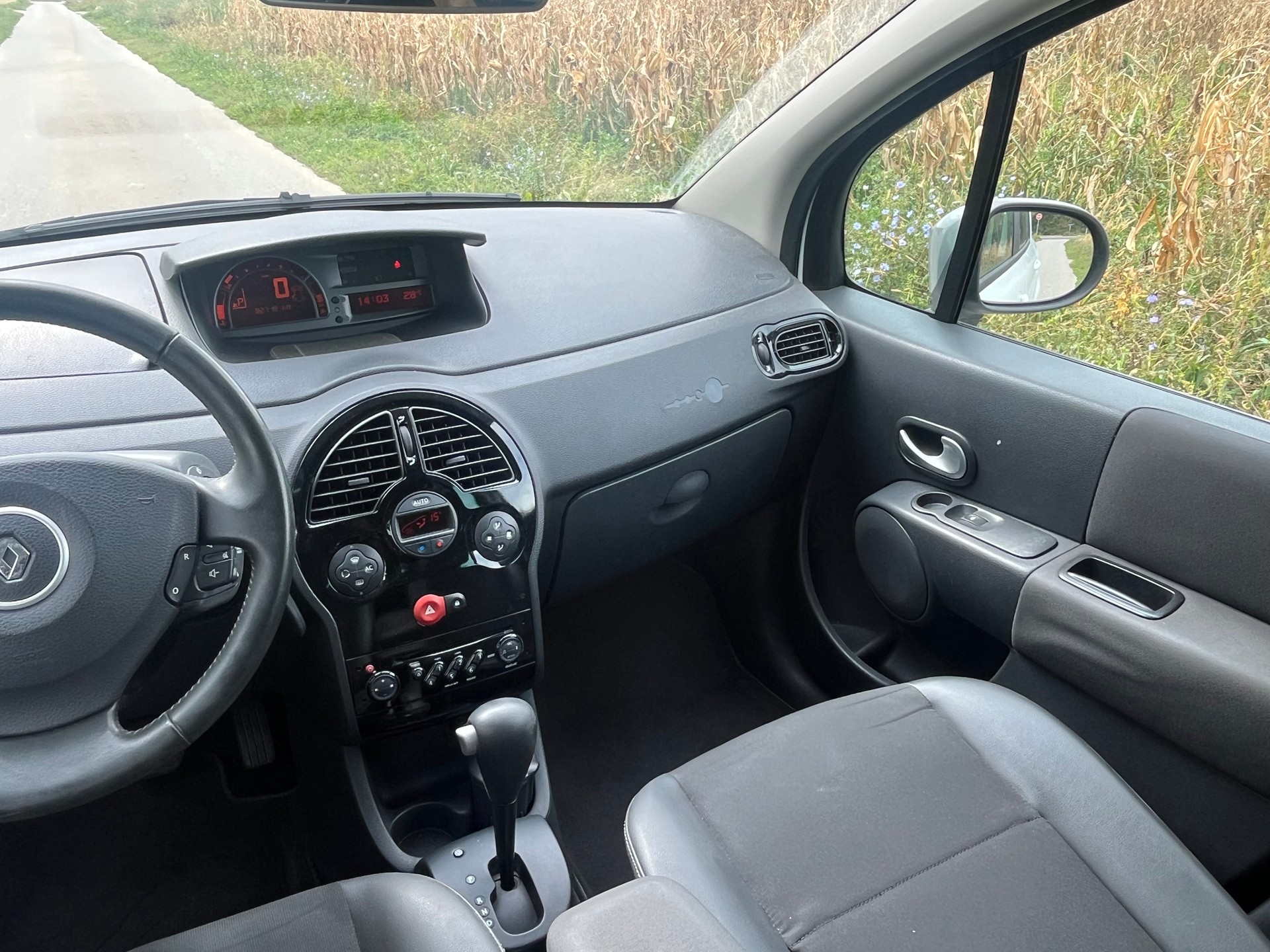 RENAULT Modus 1.6 16V Night&Day Automatic-image-12