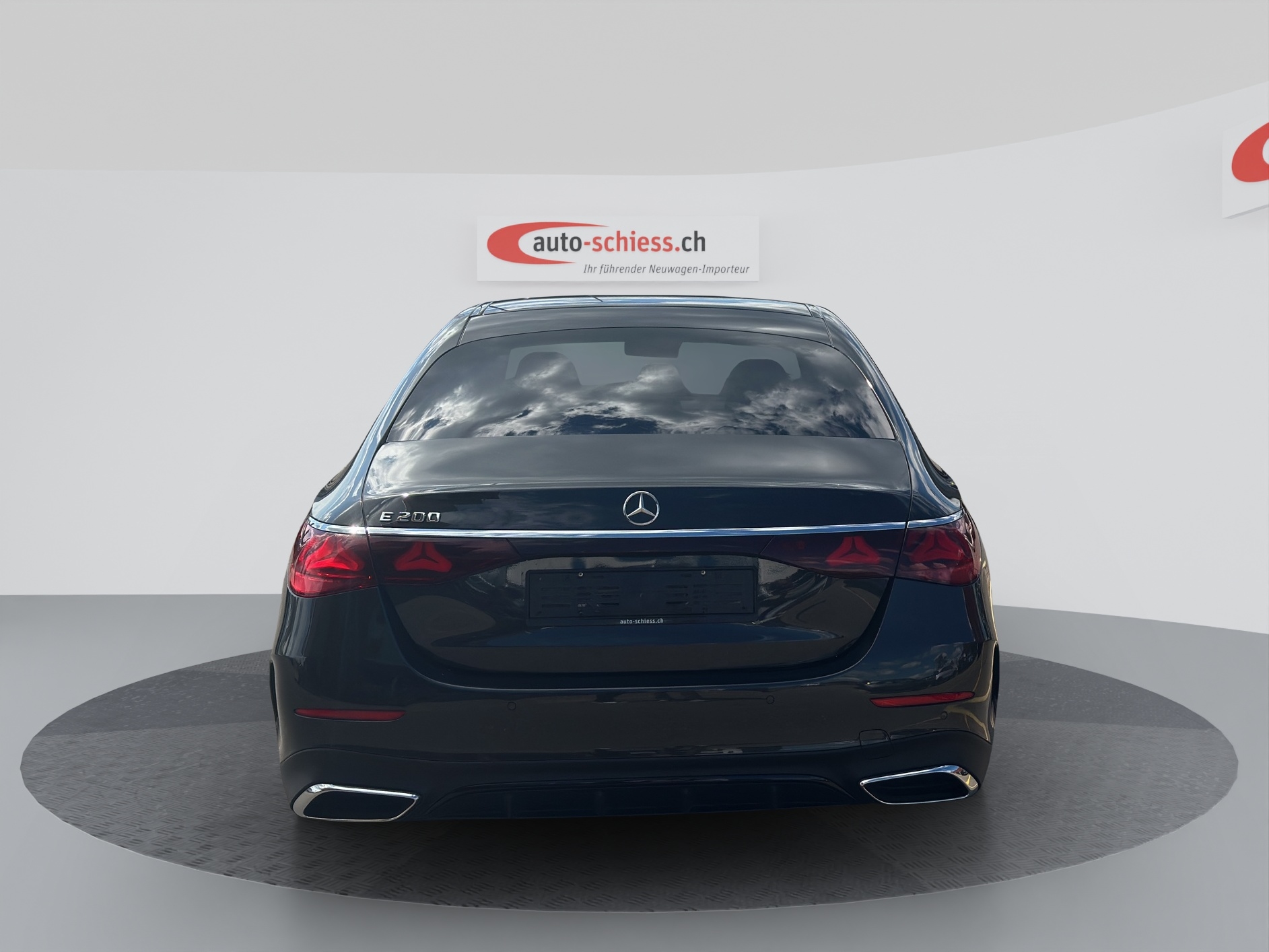 MERCEDES-BENZ E 200 AMG Line 9G-Tronic Night-image-3