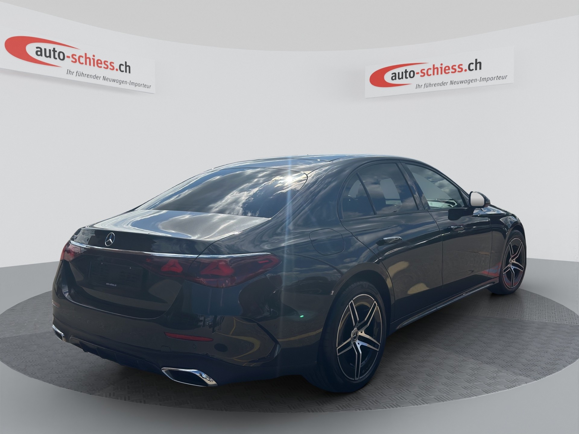 MERCEDES-BENZ E 200 AMG Line 9G-Tronic Night-image-4