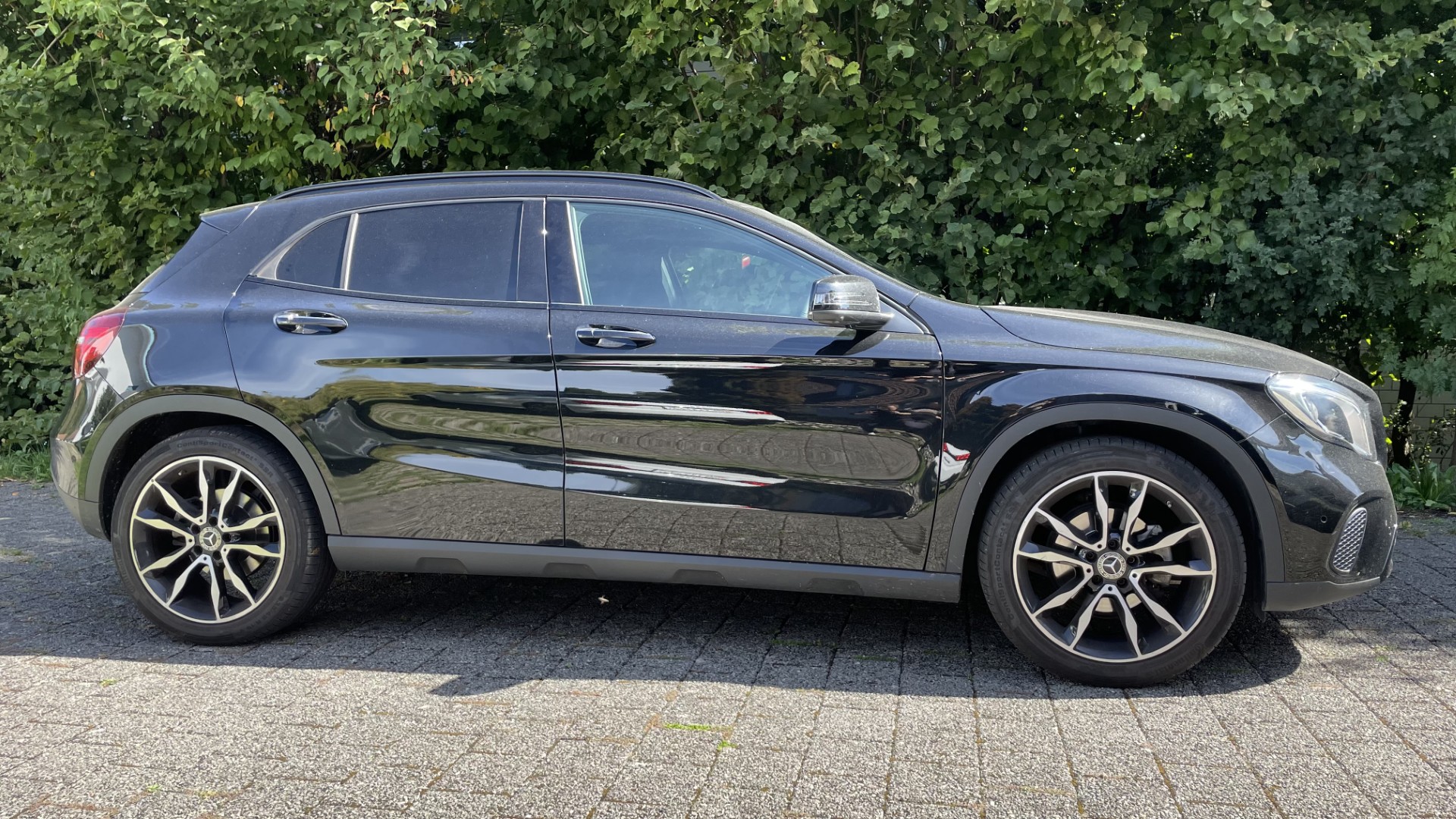 MERCEDES-BENZ GLA 200 Night Star-image-0