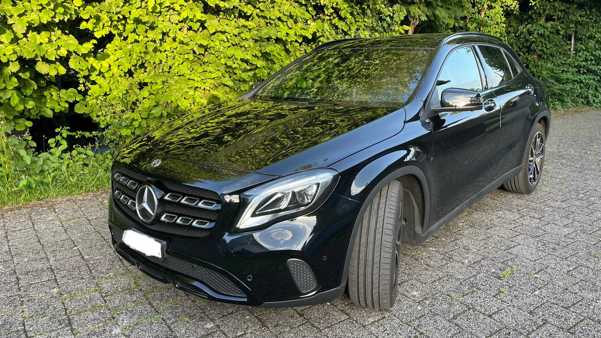 MERCEDES-BENZ GLA 200 Night Star-image-1
