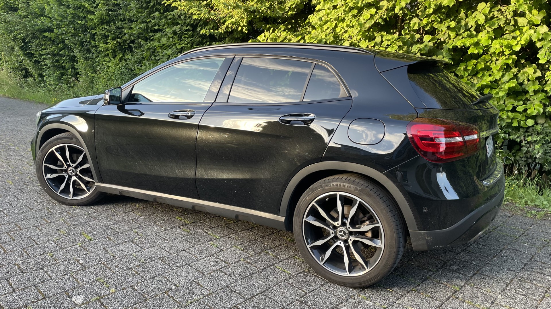 MERCEDES-BENZ GLA 200 Night Star-image-2