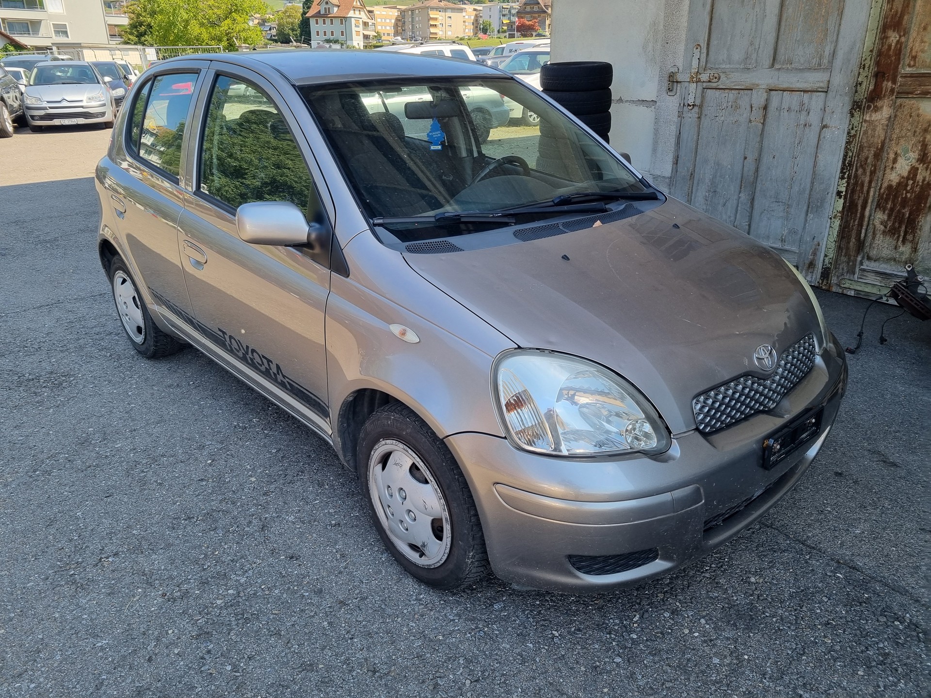 TOYOTA Yaris 1.3 Linea Sol-image-2