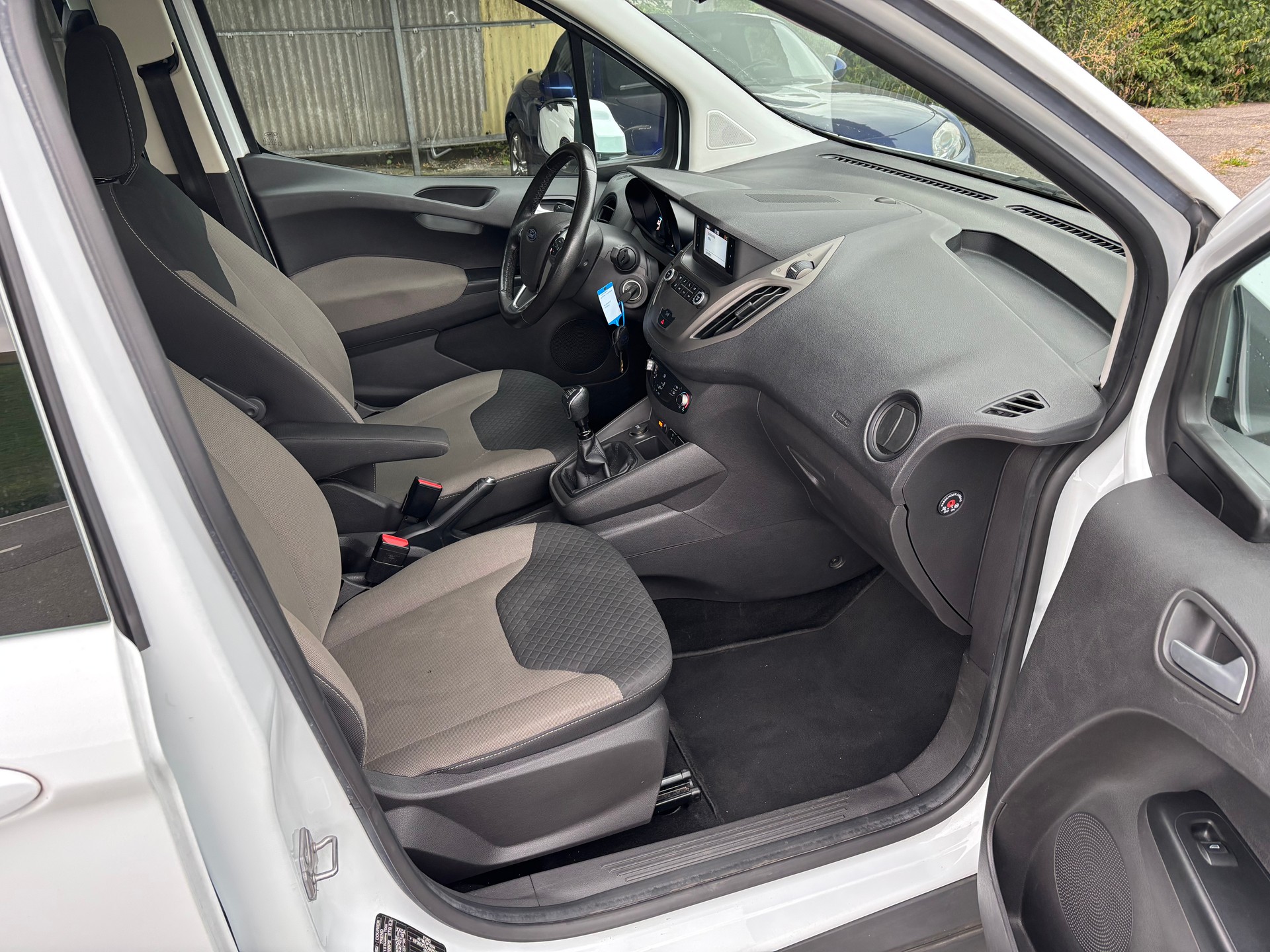 FORD Transit Courier Combi 1.5 TDCi Trend-image-6