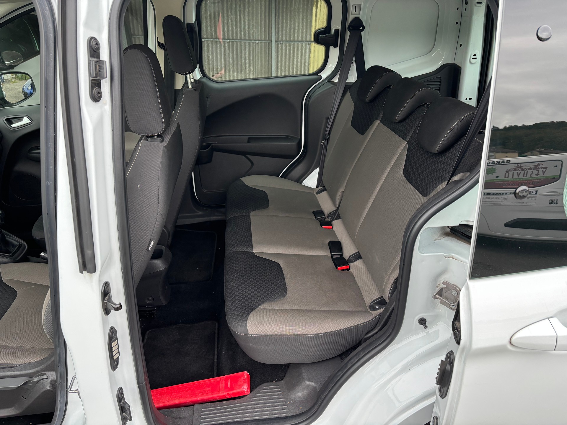 FORD Transit Courier Combi 1.5 TDCi Trend-image-5