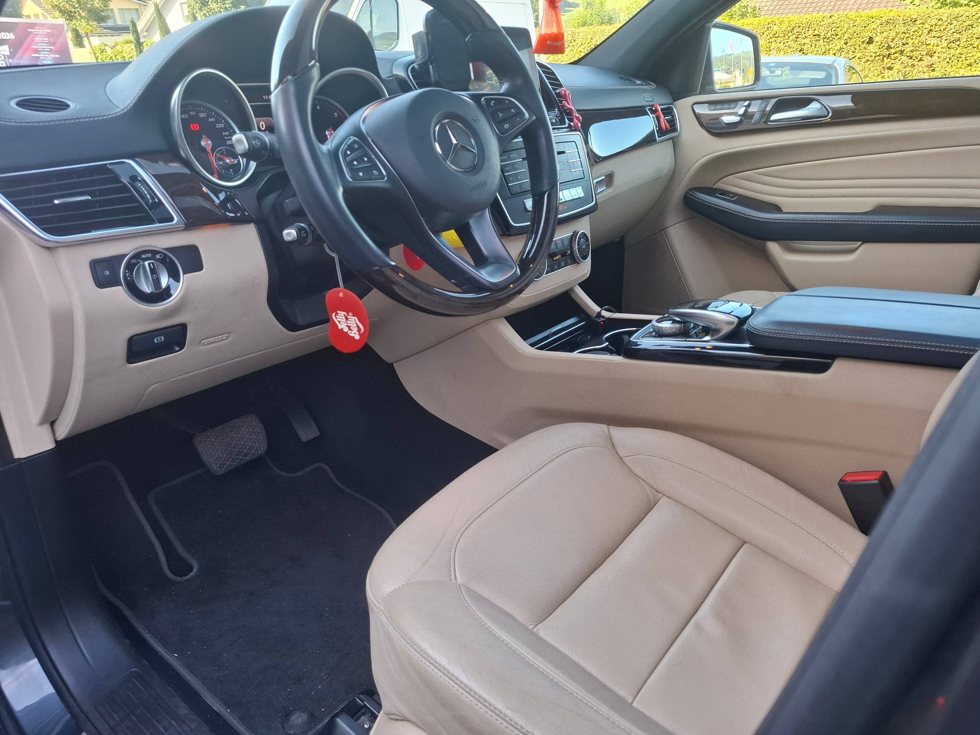 MERCEDES-BENZ GLE Coupé 350 d 4Matic 9G-Tronic-image-5