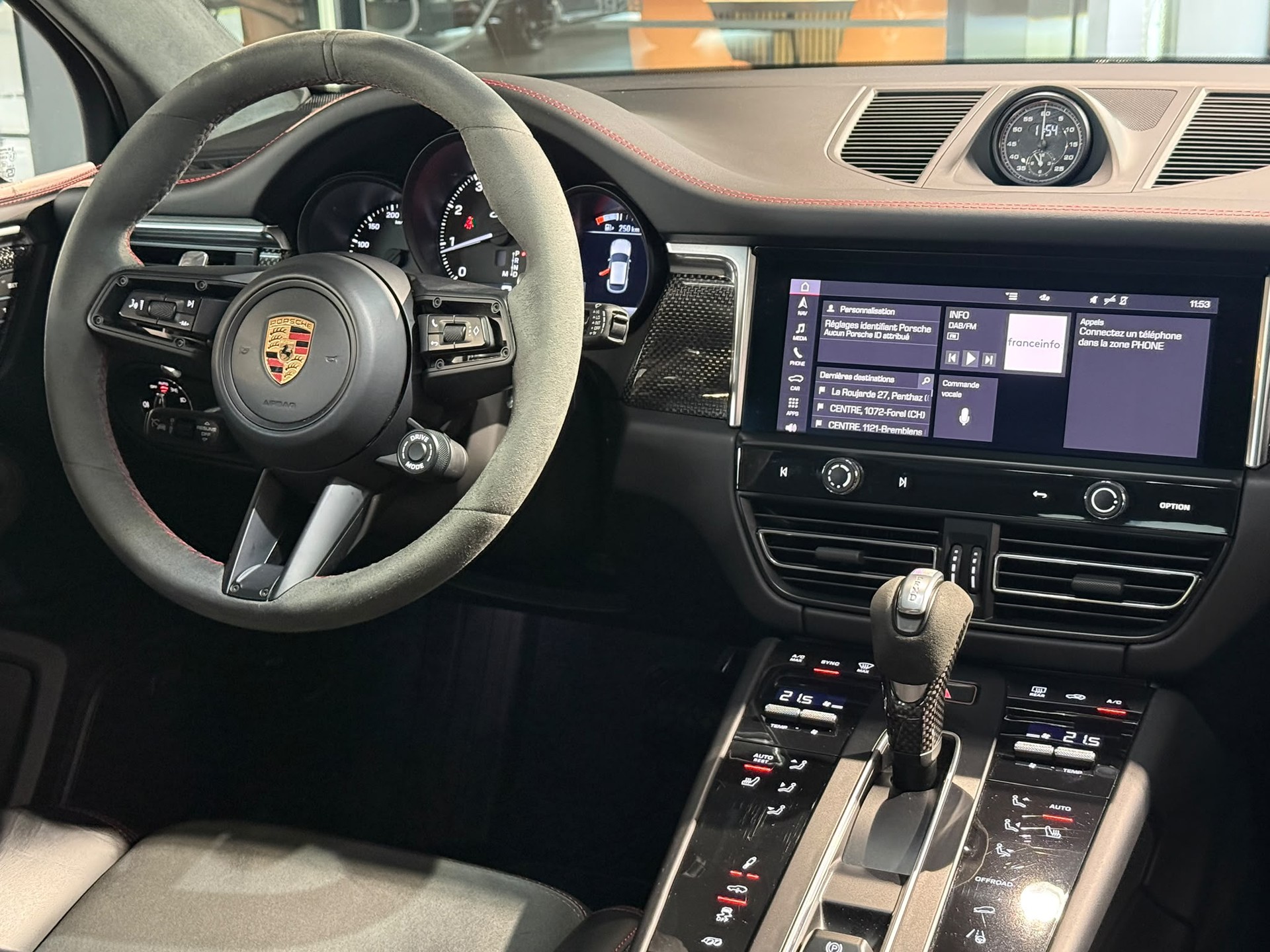 PORSCHE Macan GTS PDK-image-14
