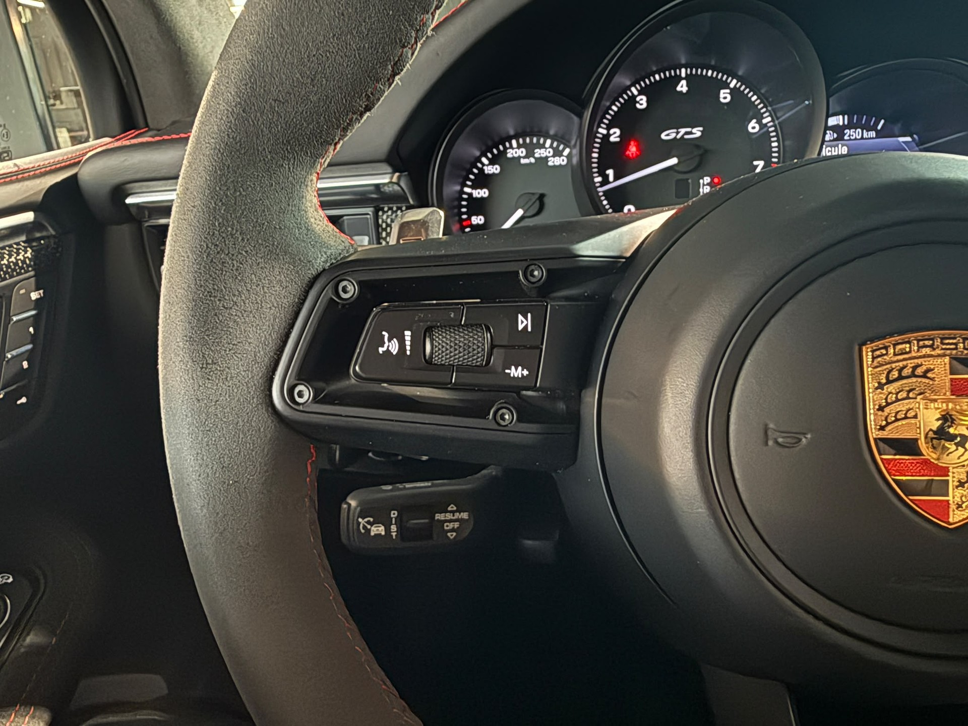 PORSCHE Macan GTS PDK-image-16