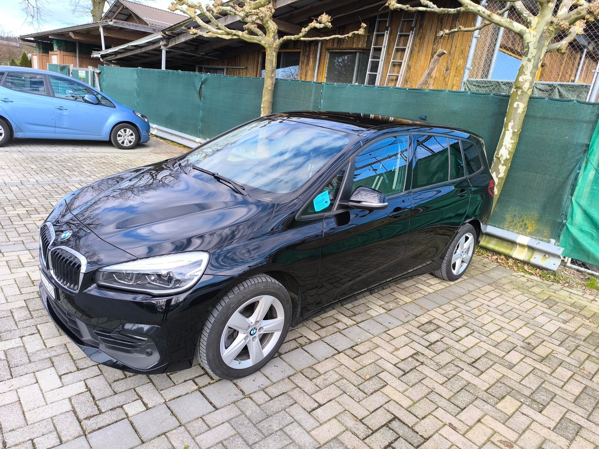 BMW 218d xDrive-image-5