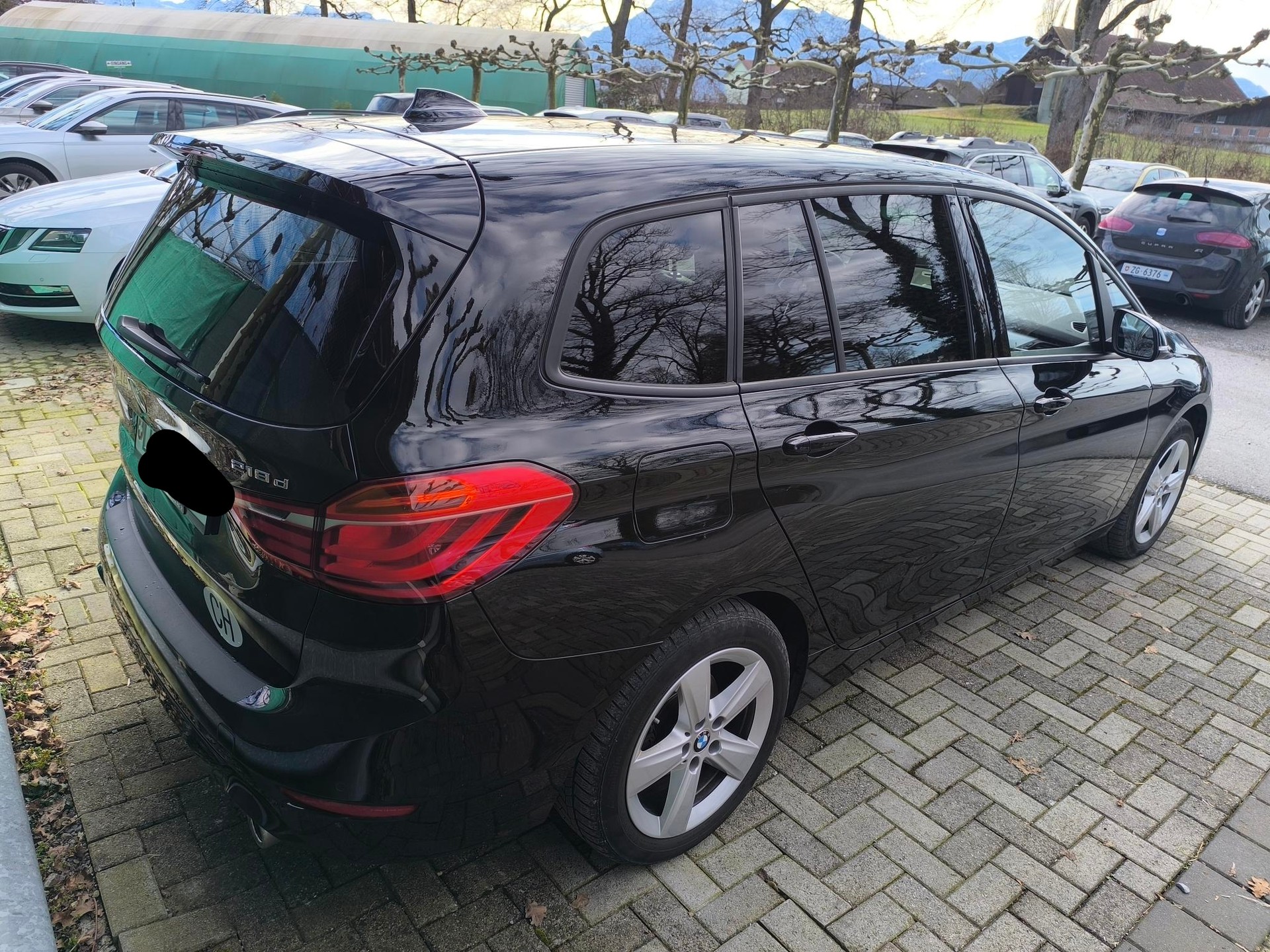 BMW 218d xDrive-image-1