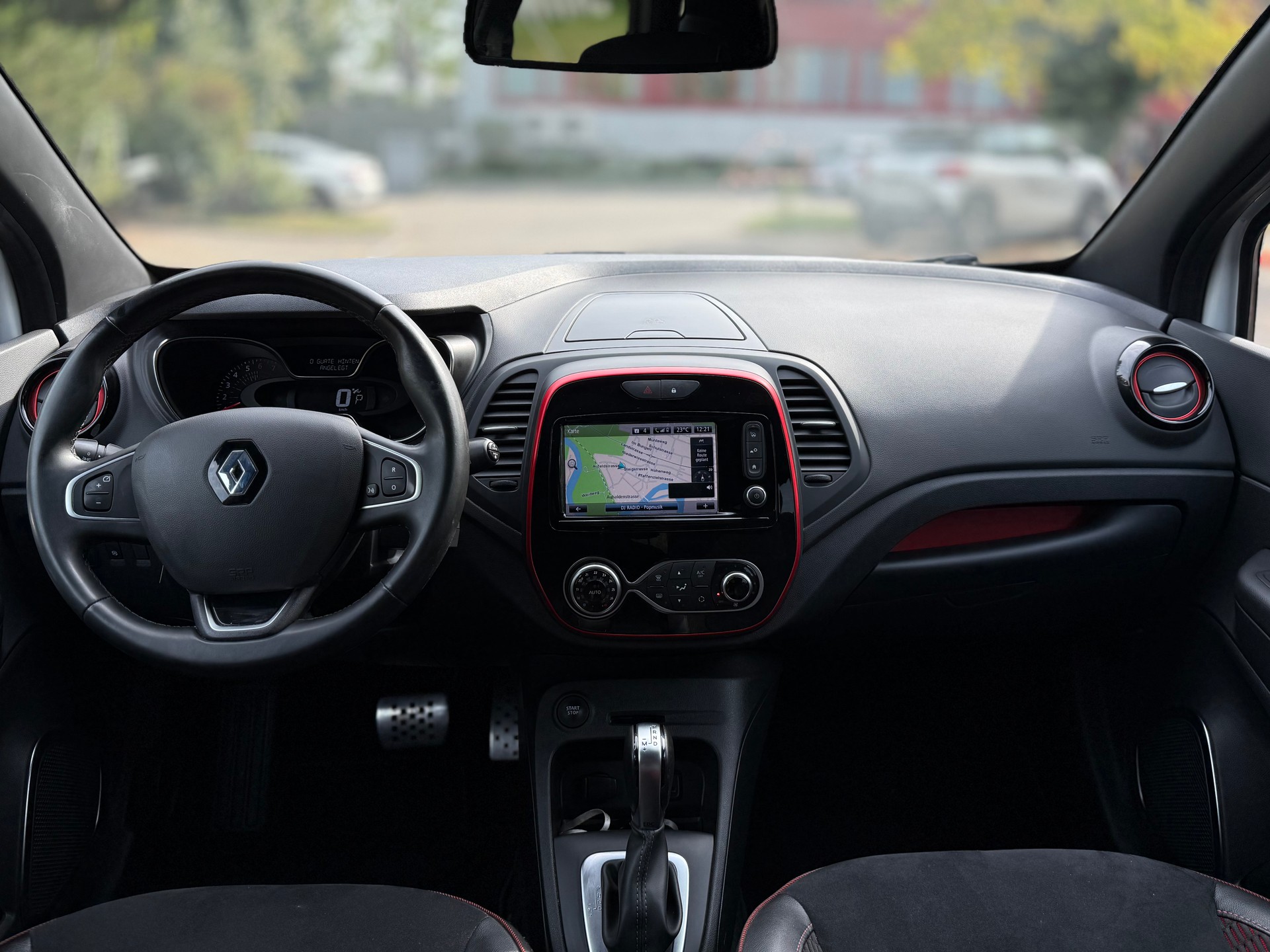 RENAULT Captur 1.3 T 16V Red Edition EDC-image-11