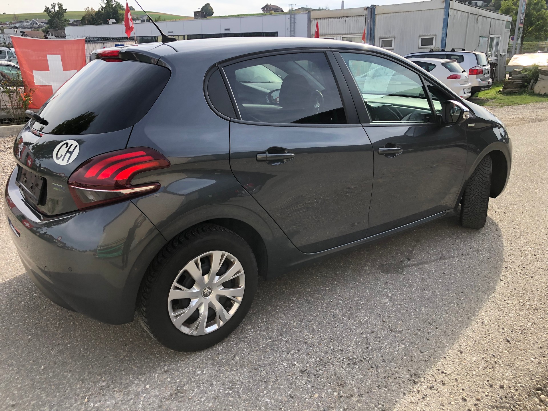 PEUGEOT 208 1.2 PureTech Urban Soul-image-3