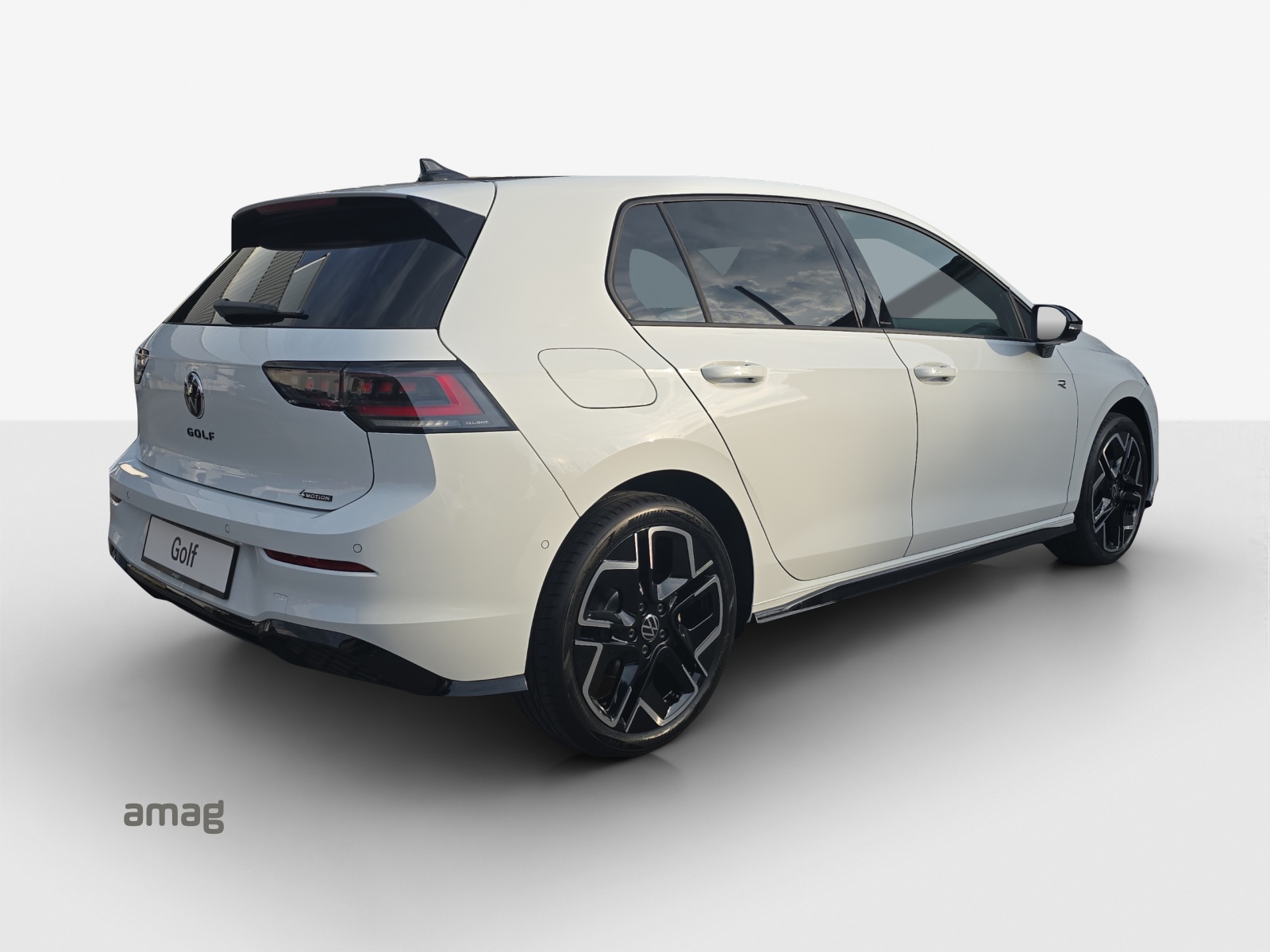 VW Golf 2.0 TSI R-Line DSG 4 Motion-image-4