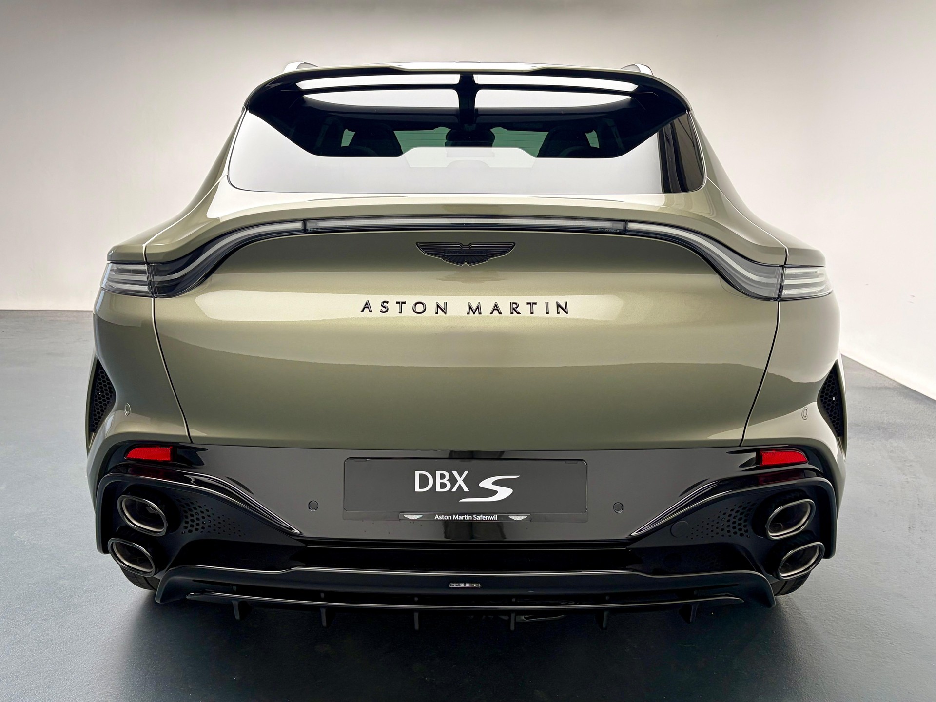 ASTON MARTIN DBX S 4.0 V8 Bi-Turbo-image-25