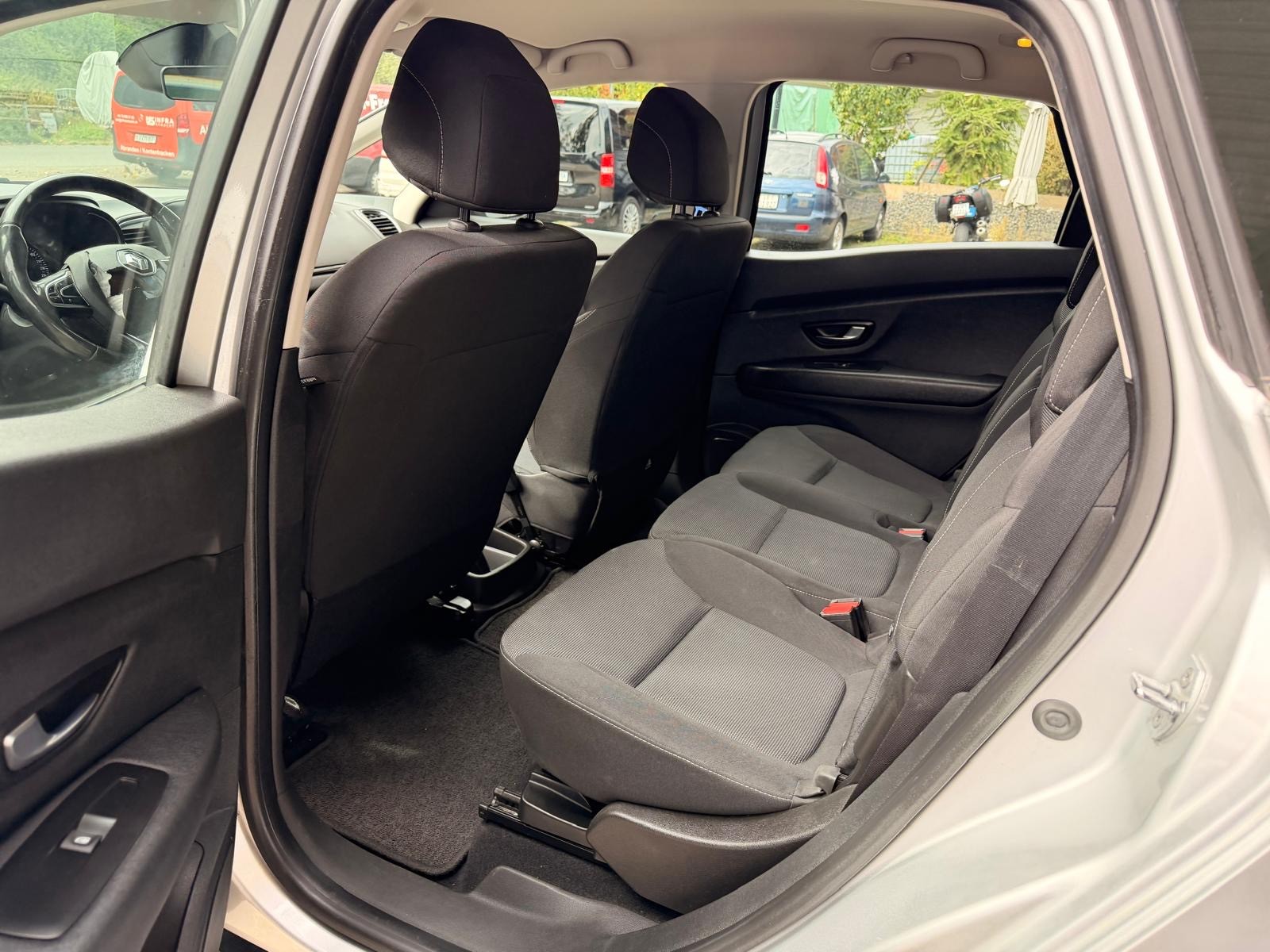 RENAULT Scénic 1.3 16V Turbo Life-image-9