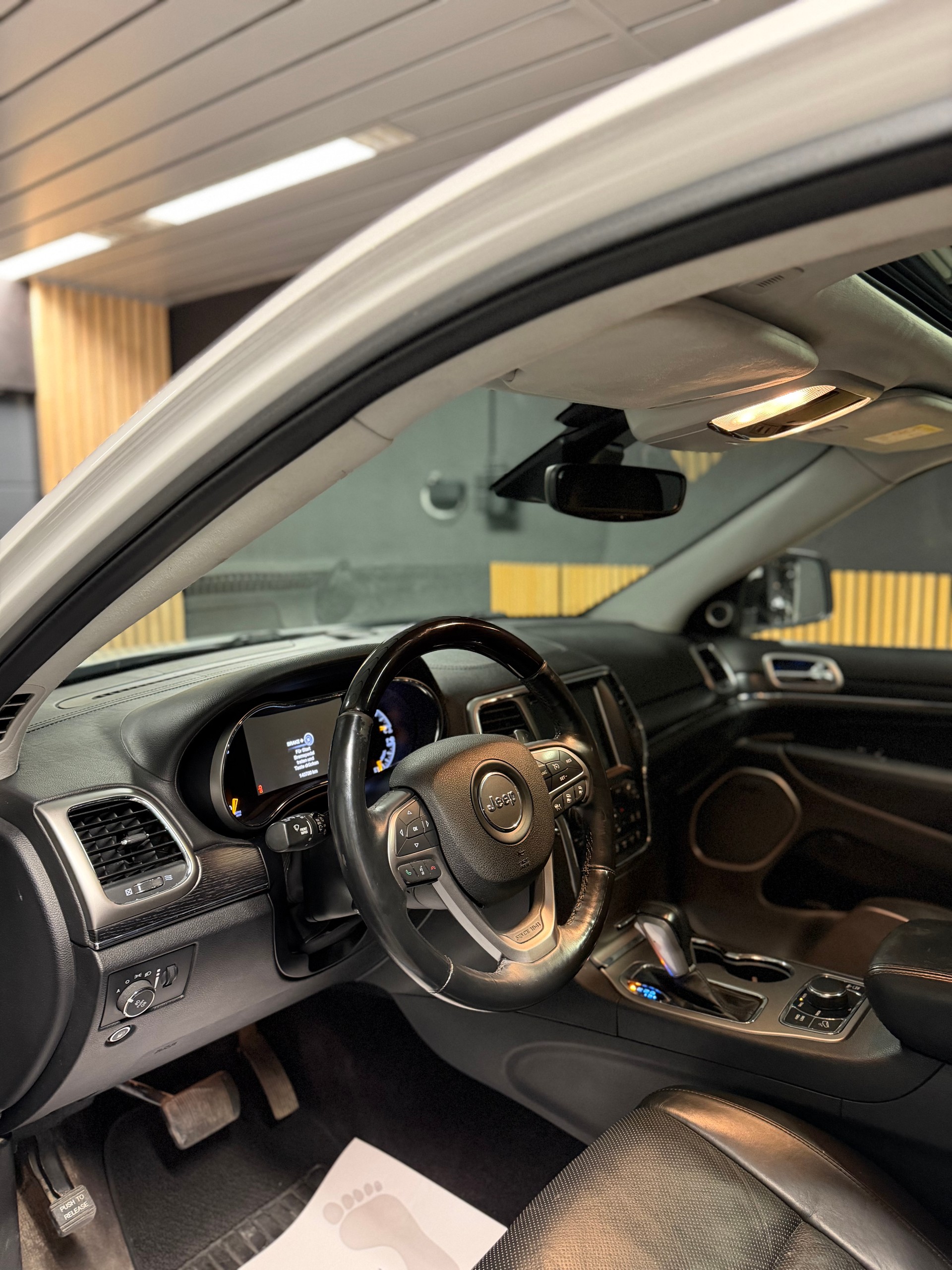 JEEP Grand Cherokee 3.0 CRD Summit Automatic, Anhängerkupplung!-image-5