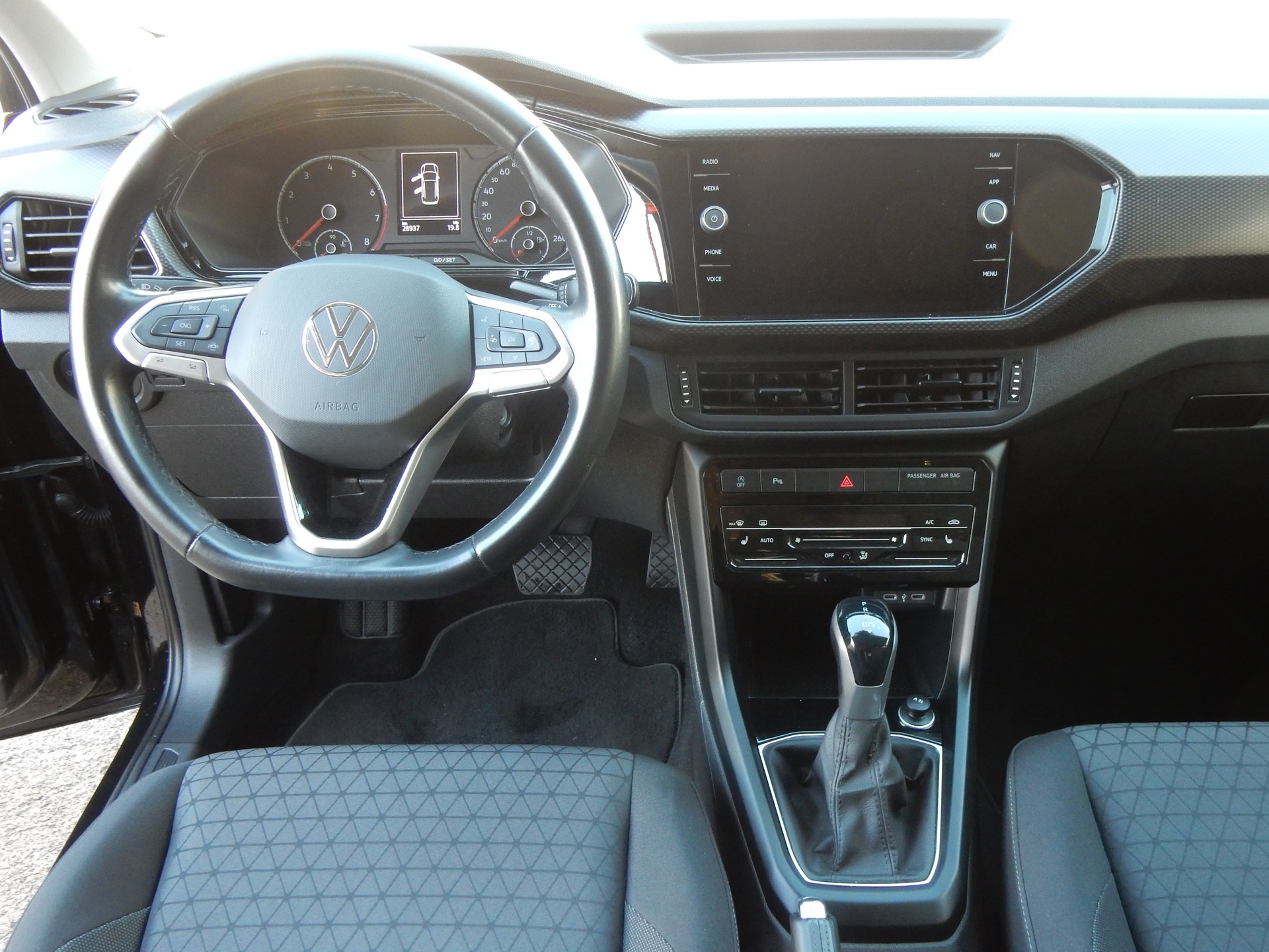 VW T-Cross 1.0 TSI Life DSG-image-10