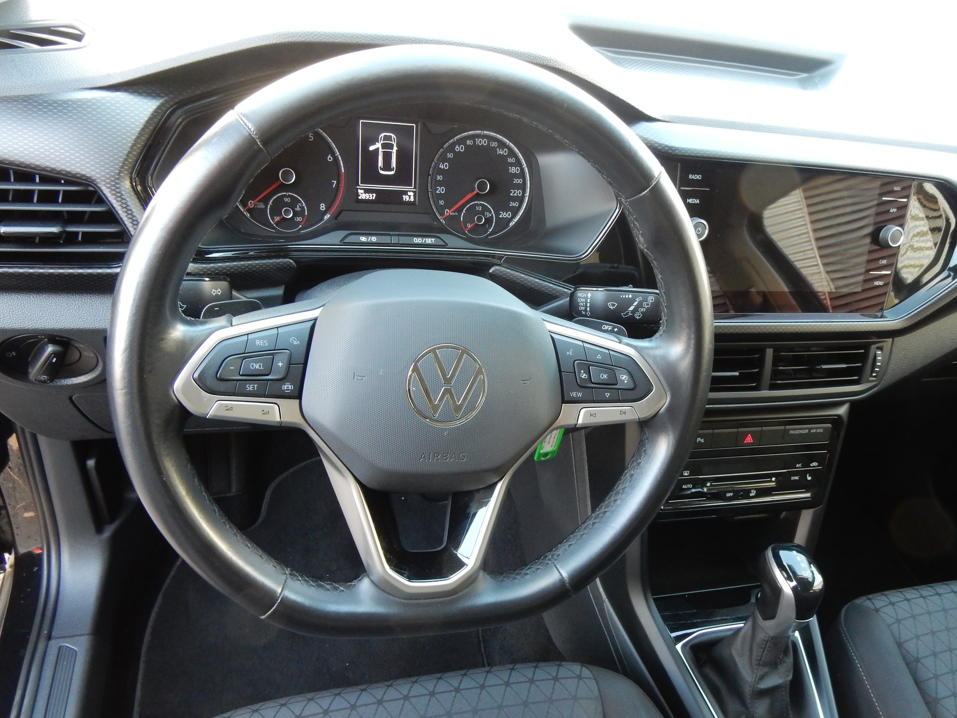VW T-Cross 1.0 TSI Life DSG-image-15