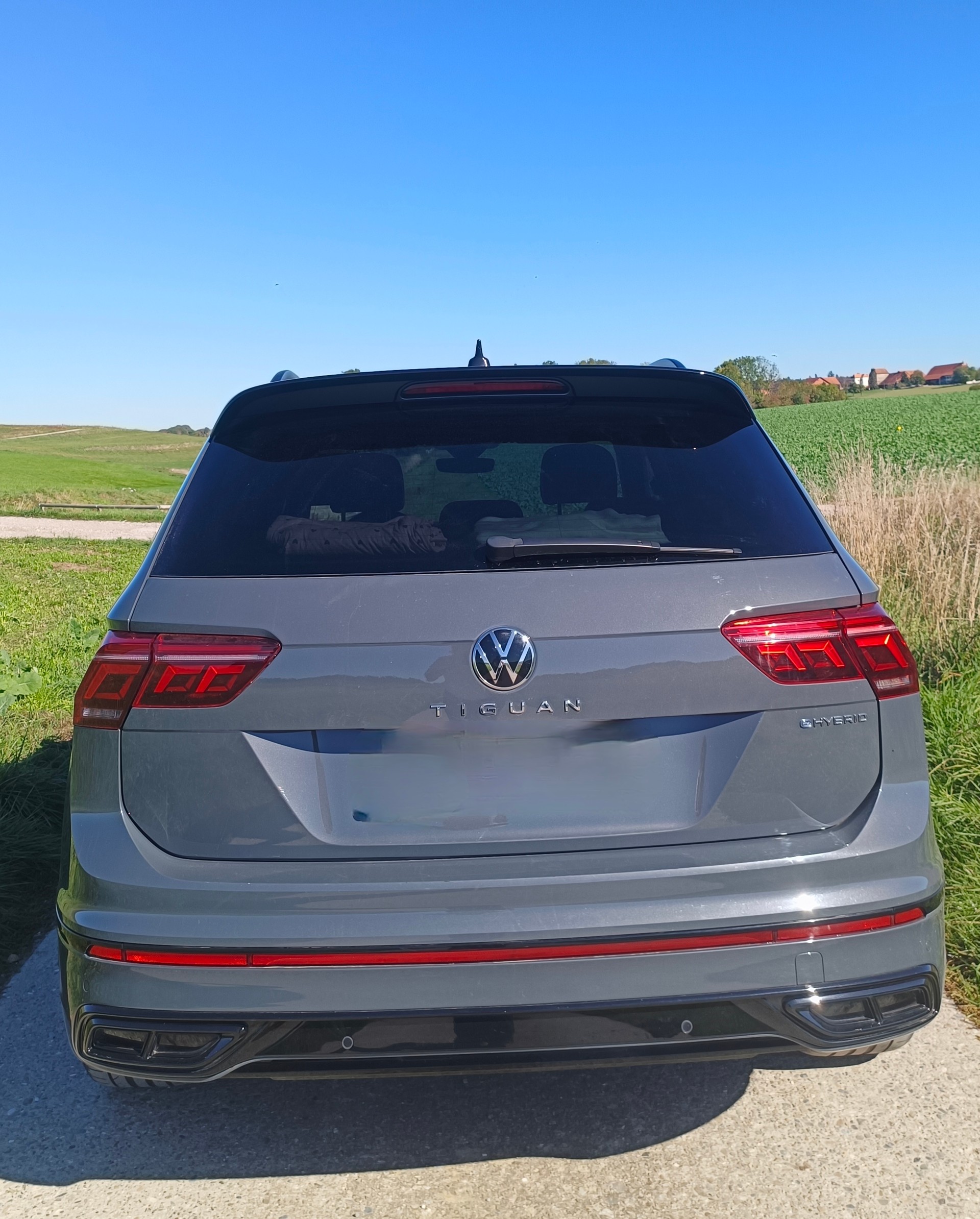 VW 1.4 TSI PHEV R-Line SELECTION DSG-image-2
