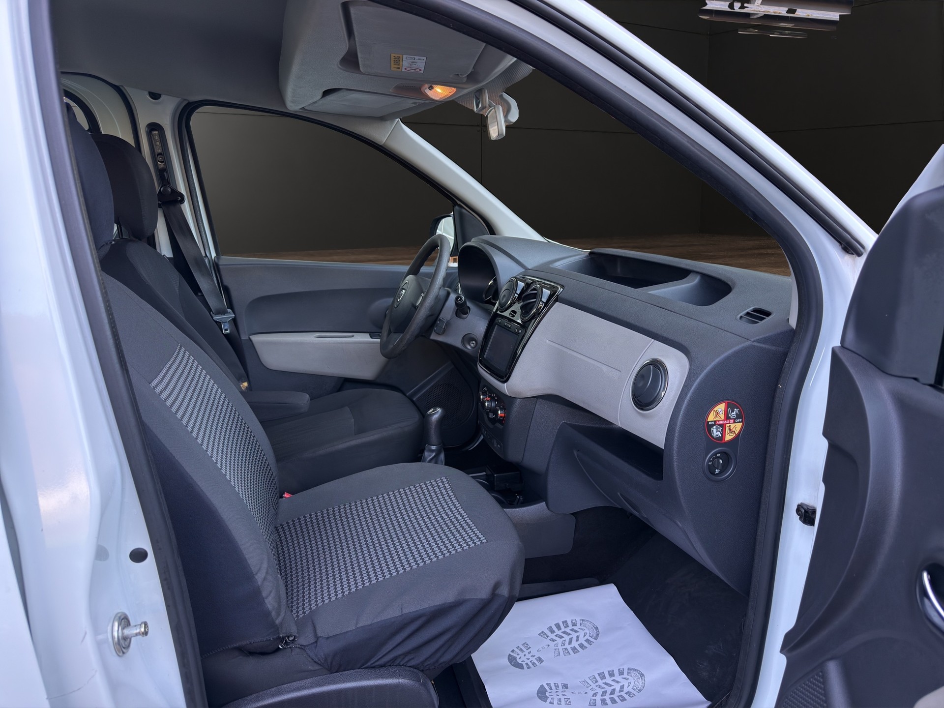 DACIA Dokker 1.5 dCi Lauréate-image-12