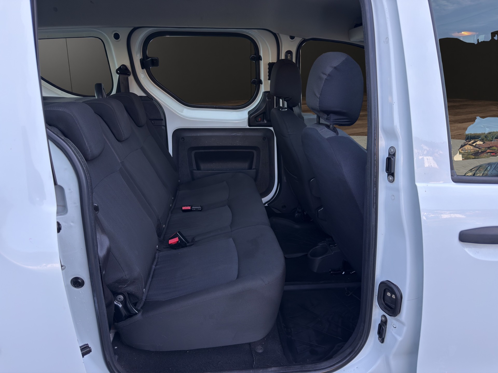 DACIA Dokker 1.5 dCi Lauréate-image-13