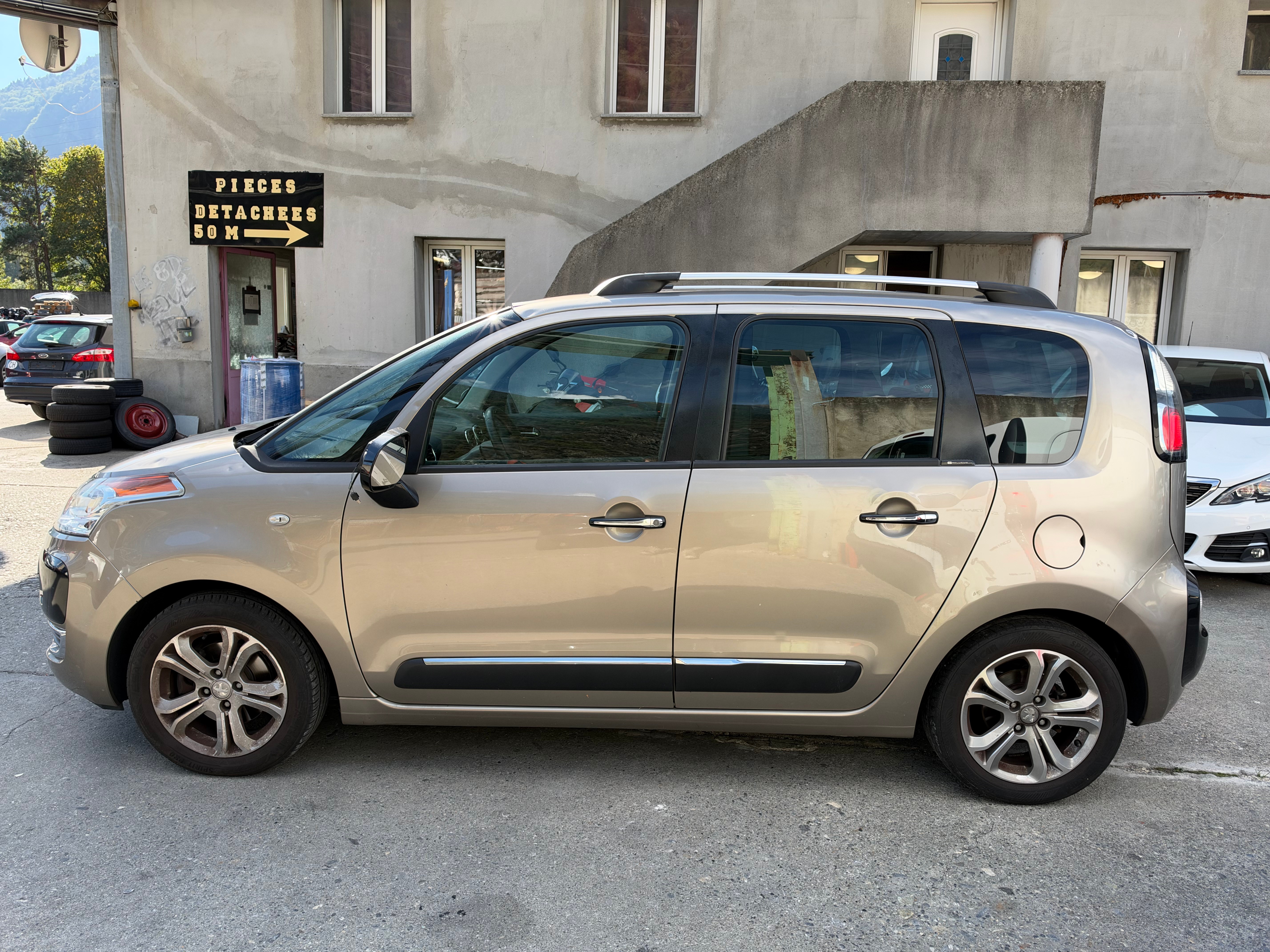 Car photo