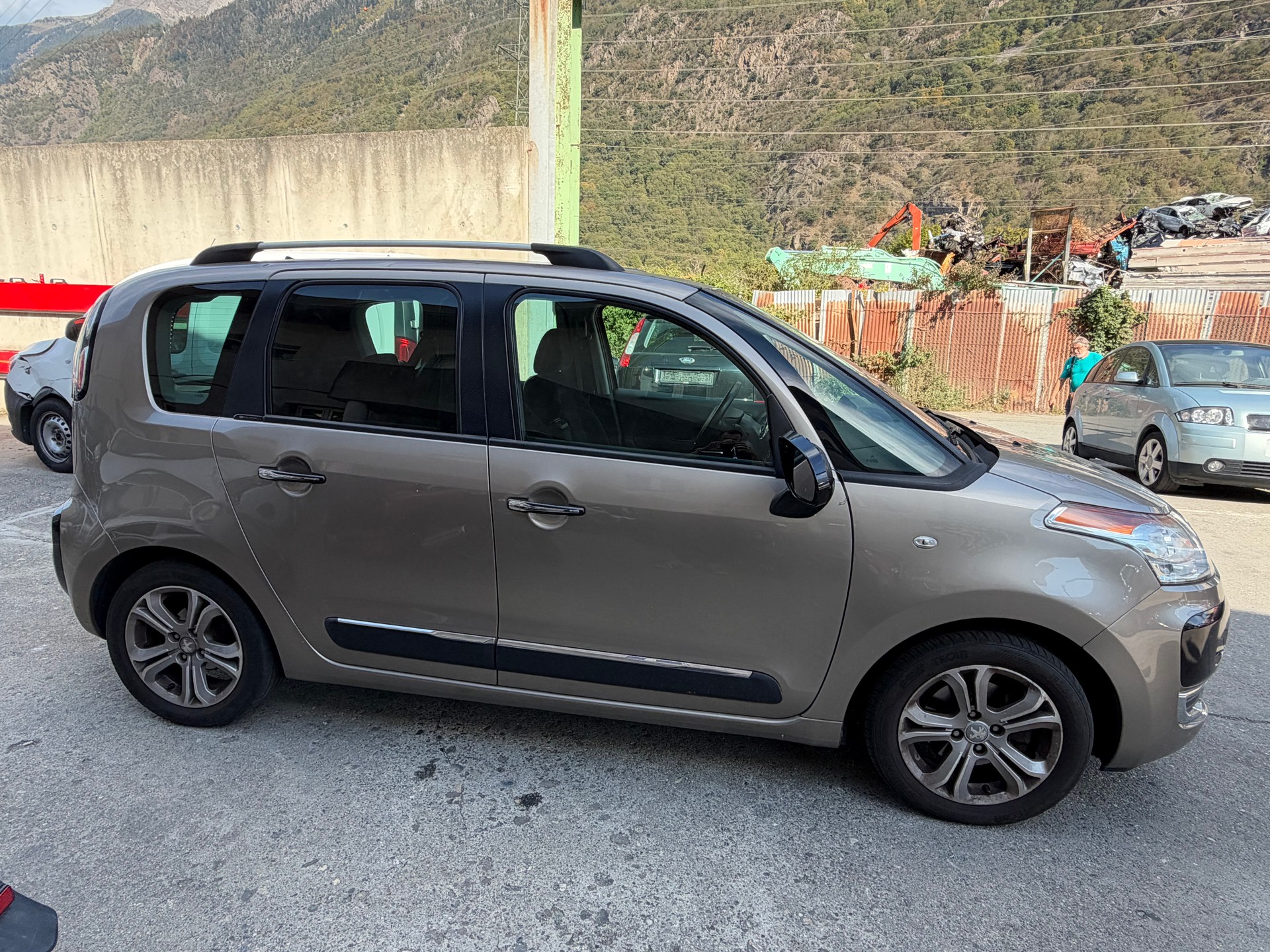 CITROEN C3 Picasso 1.6i 16V Exclusive-image-4