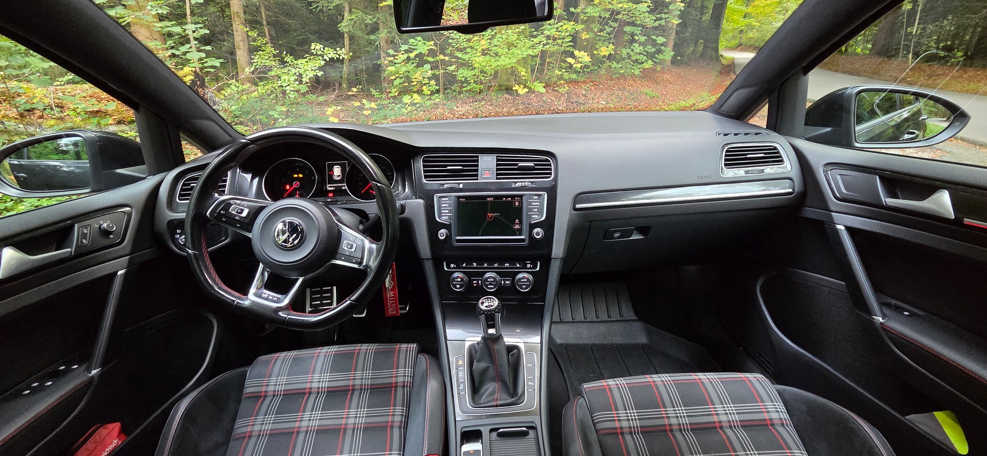VW 2.0 TSI GTI-image-13