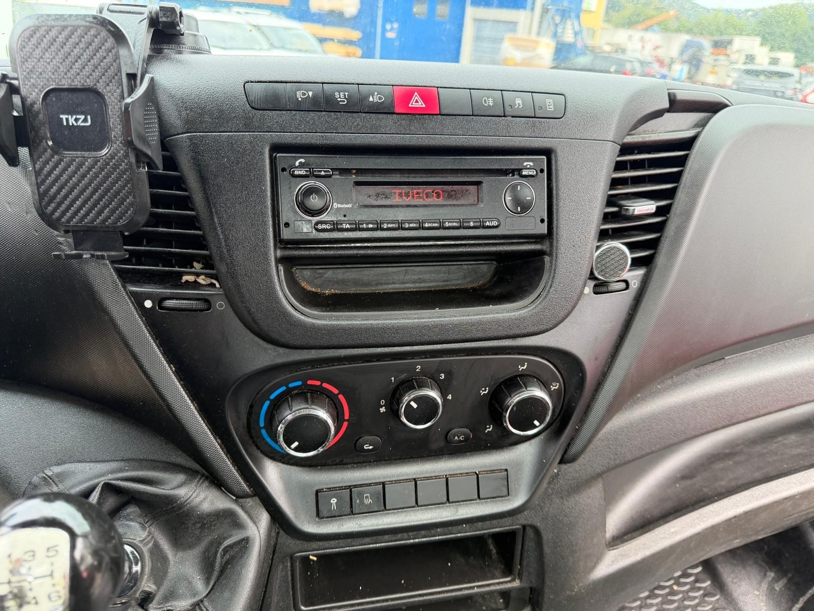 IVECO 35 S 17-image-6