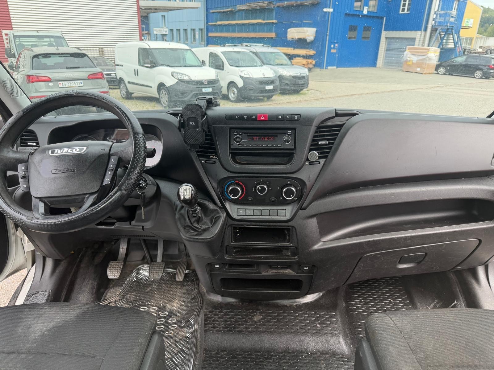 IVECO 35 S 17-image-7