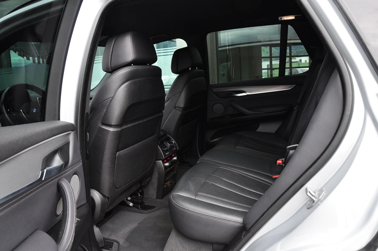 BMW X5 xDrive 40d Pure M Sport Plus Steptronic-image-15