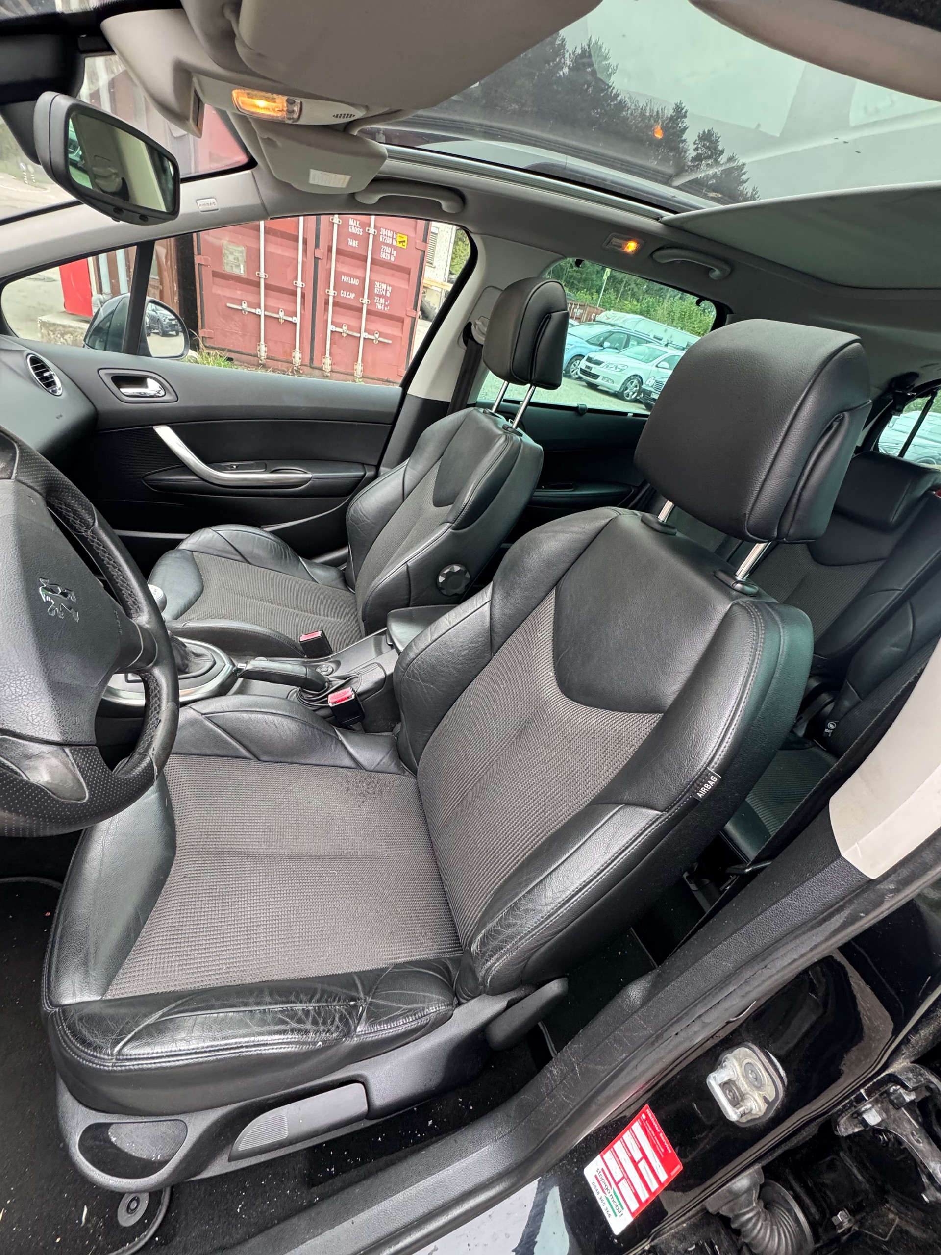PEUGEOT 308 SW 1.6 16V Turbo Sport Pack-image-9